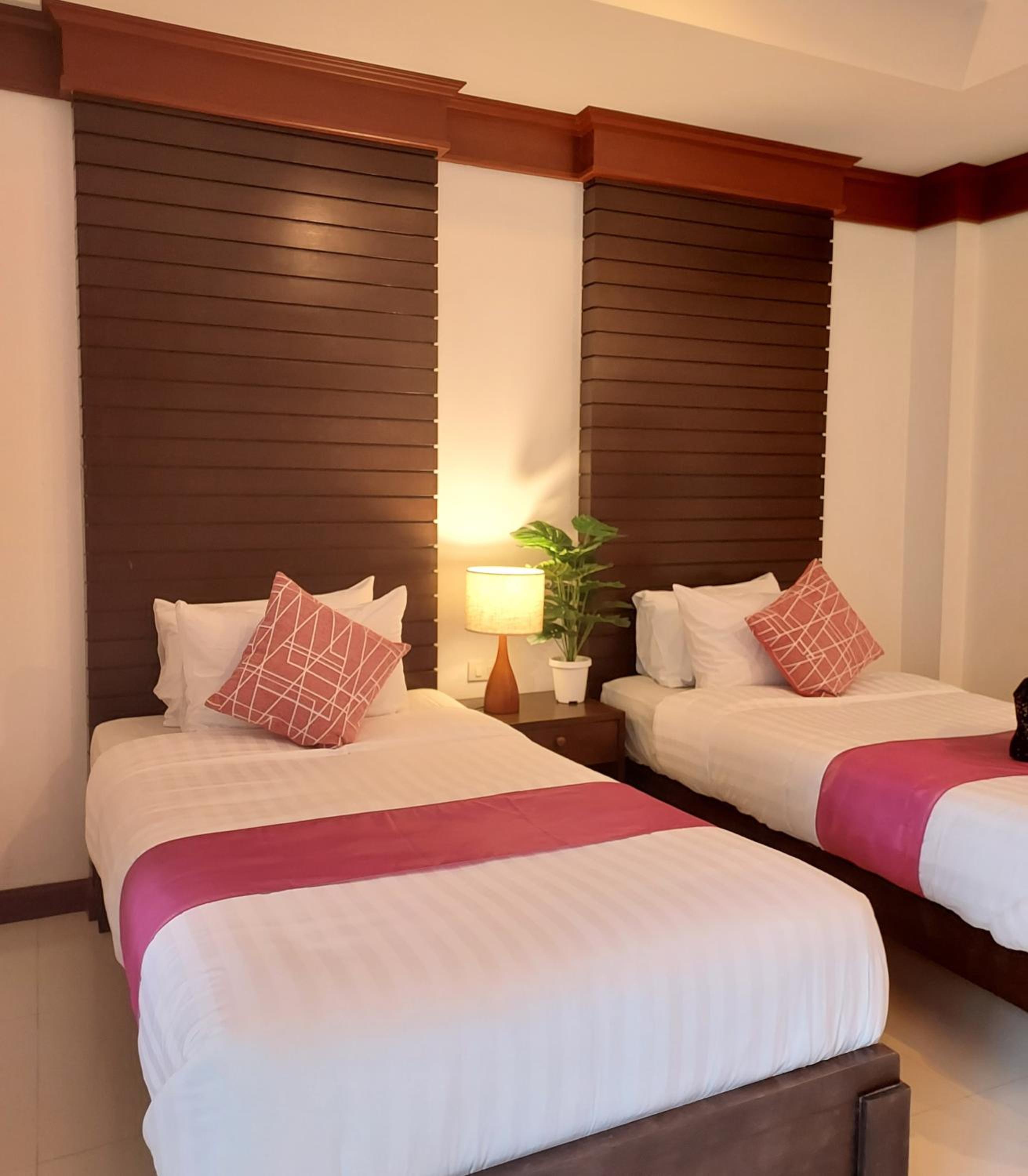 Standard Twin Room - Photo 7