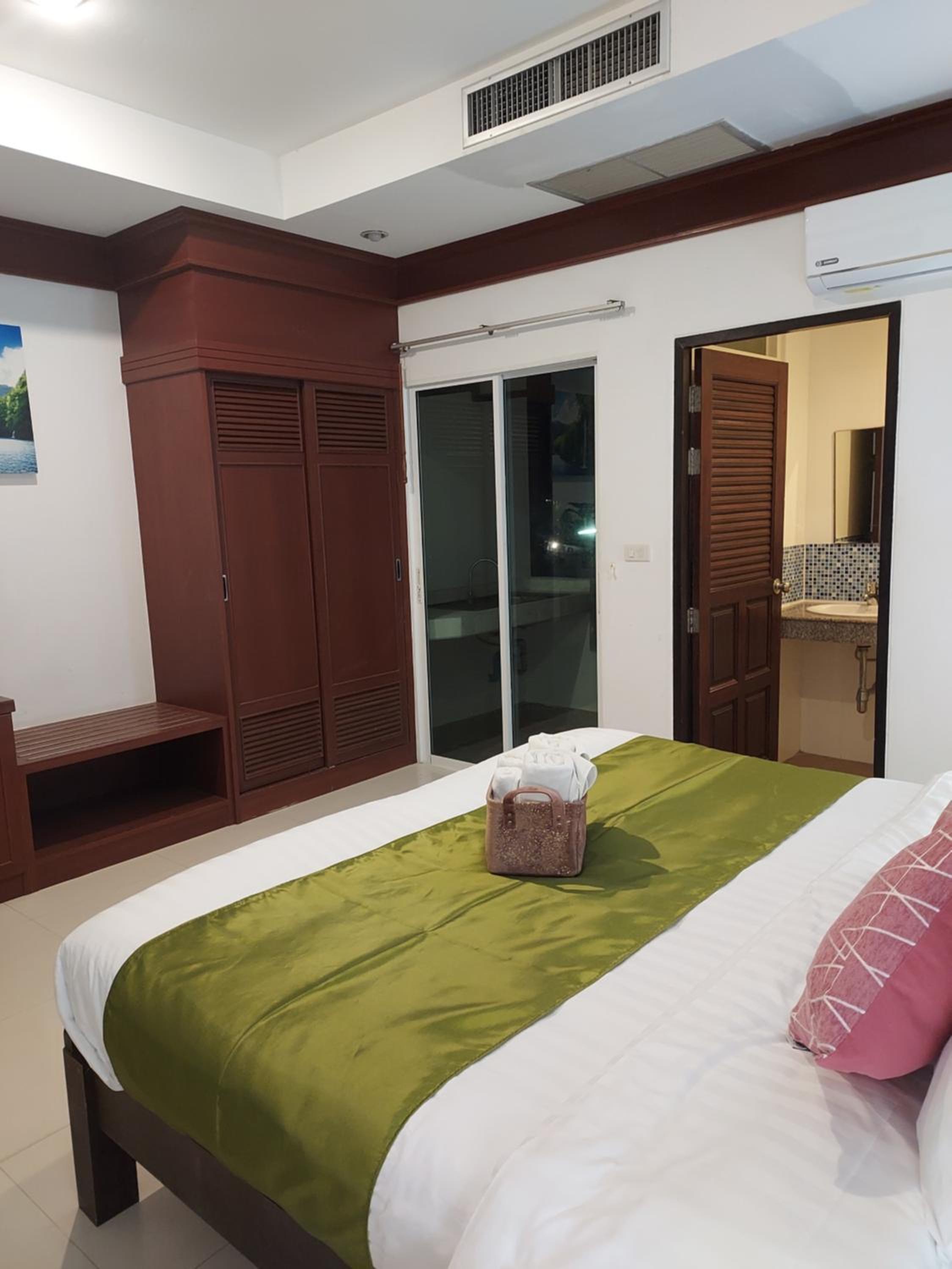 Standard Double Room - Photo 14