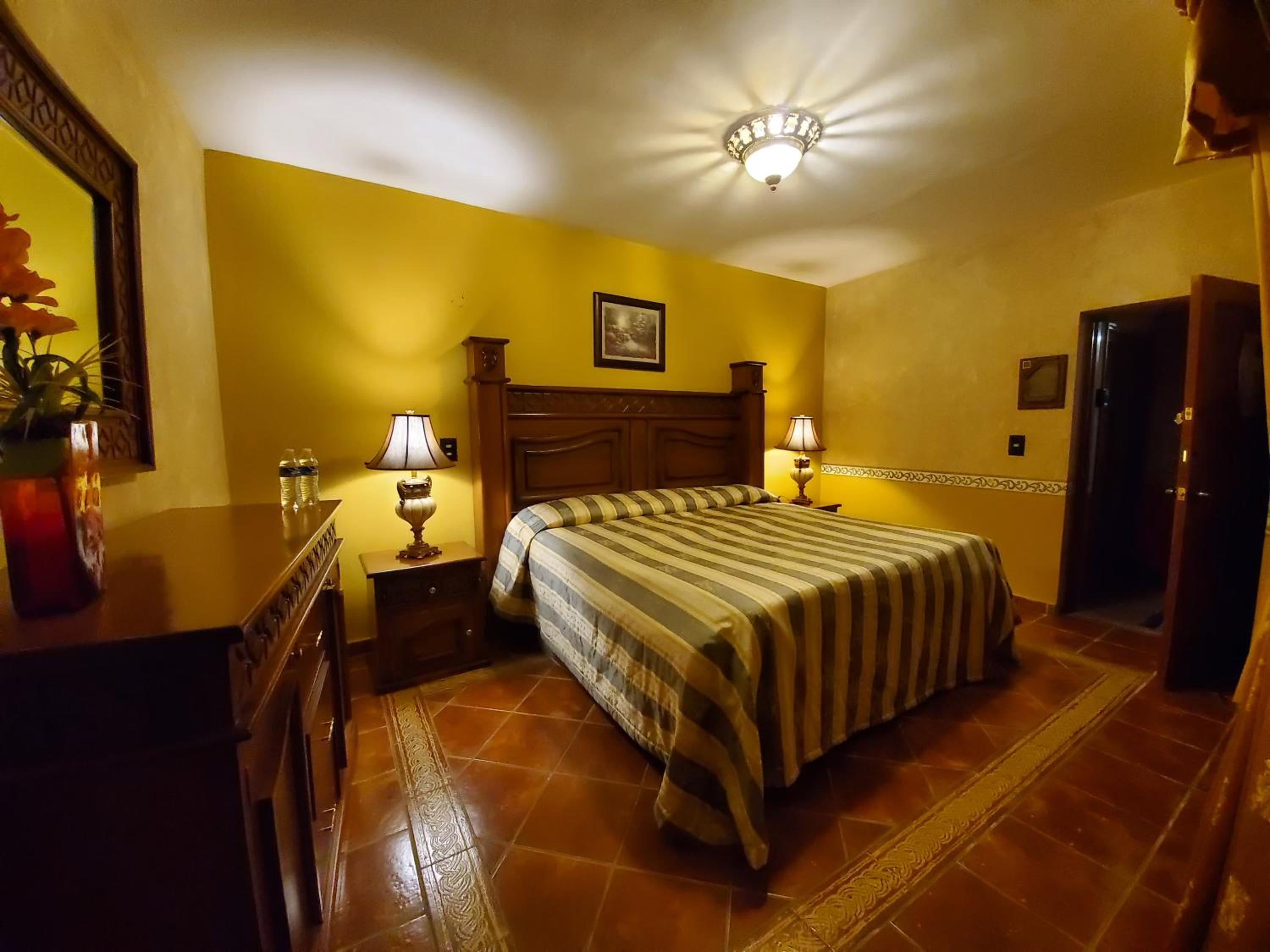Deluxe King Room photo 2