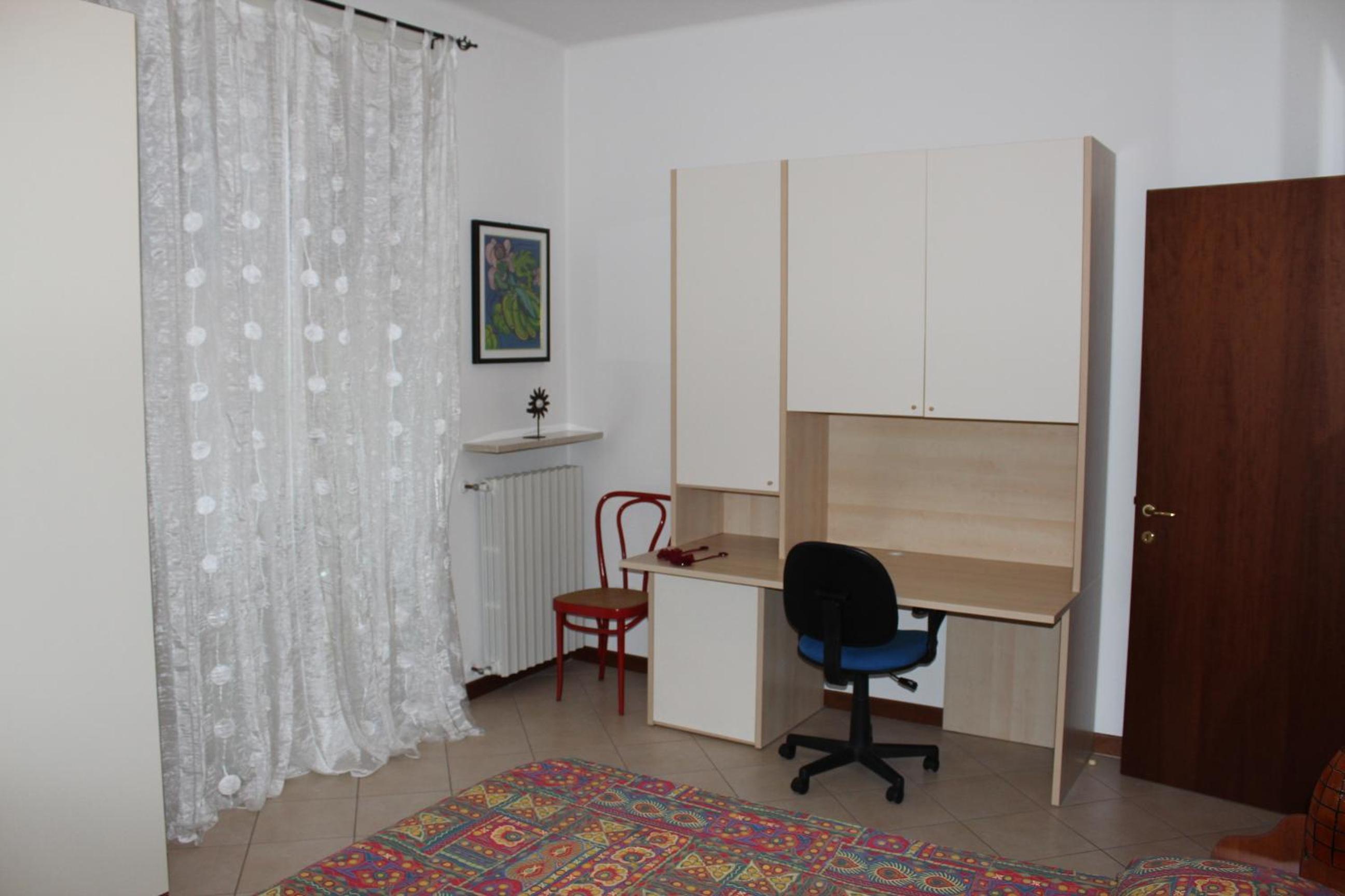 Two-Bedroom Apartment - Photo 9