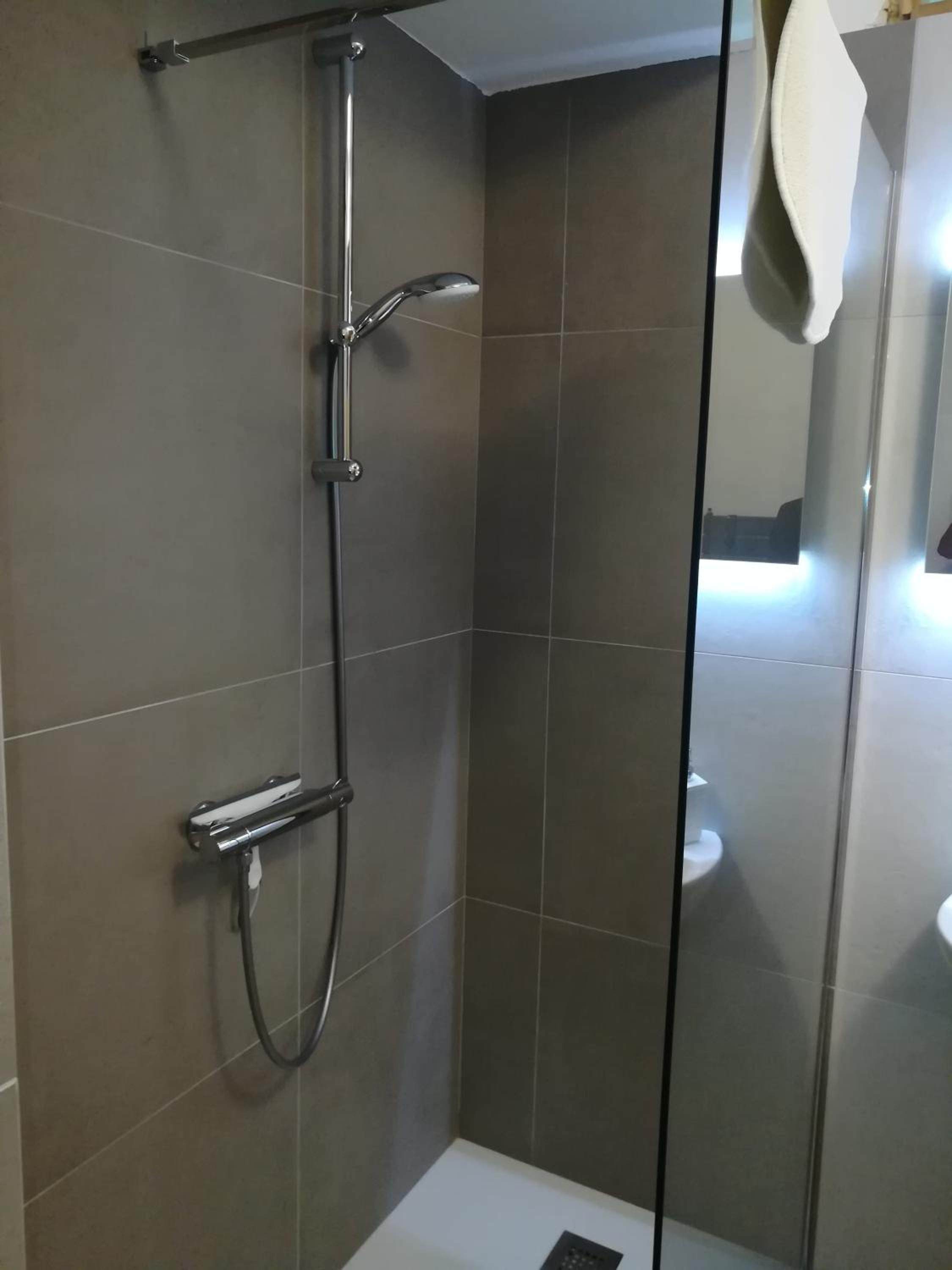Double Room with Shared Bathroom photo 2
