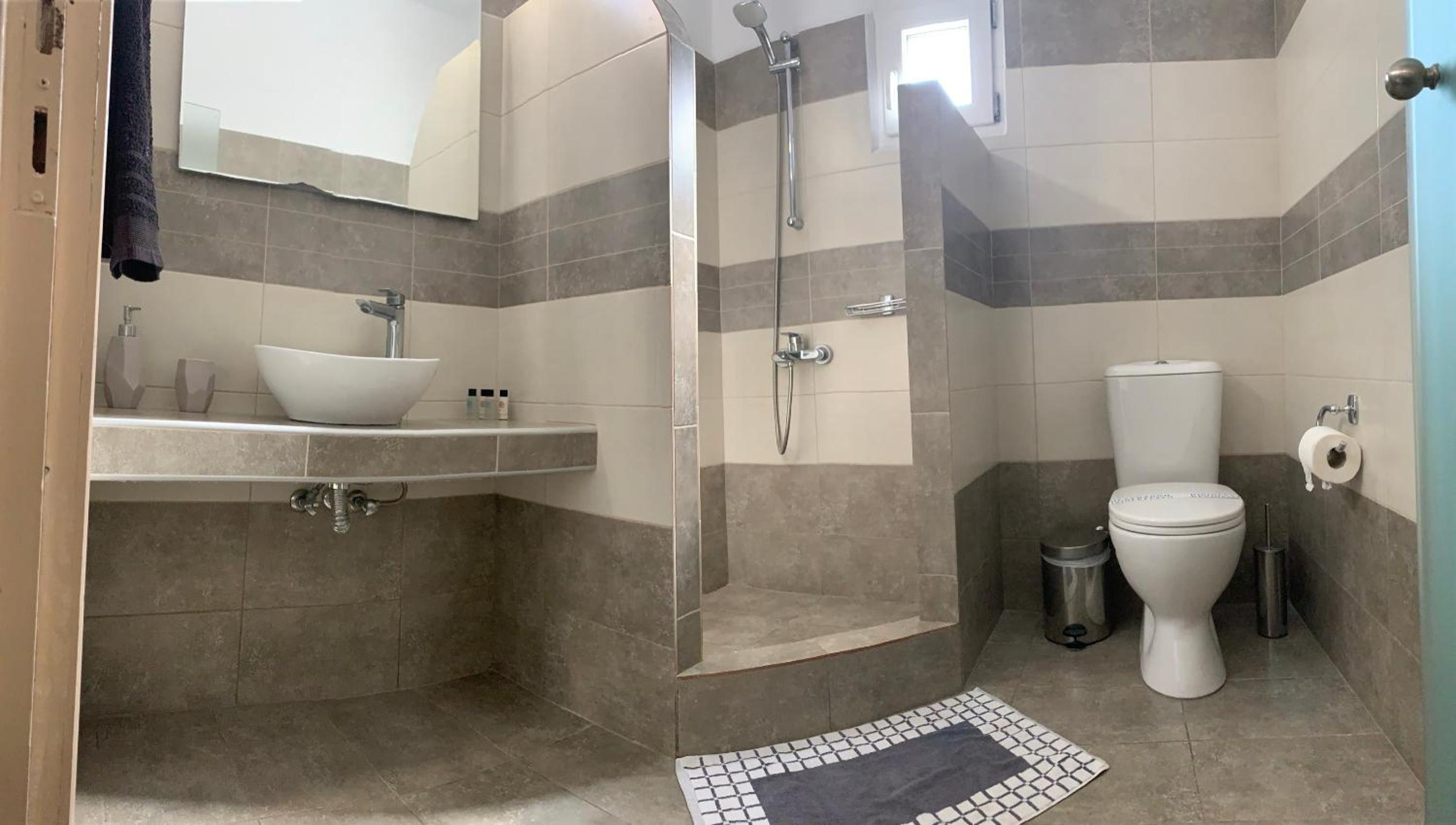 One-Bedroom Apartment - Photo 10