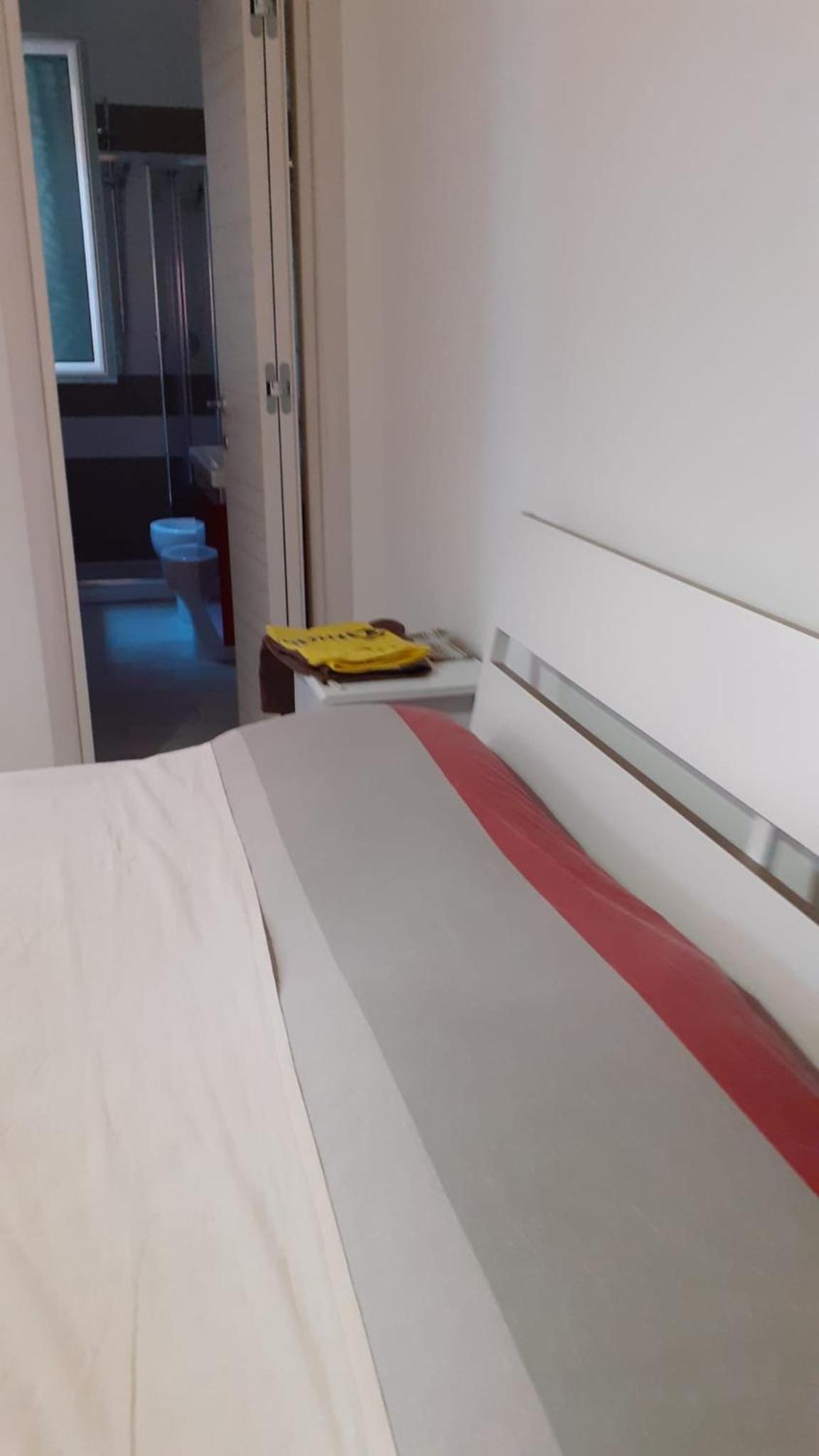 Double Room with Private Bathroom - Photo 2