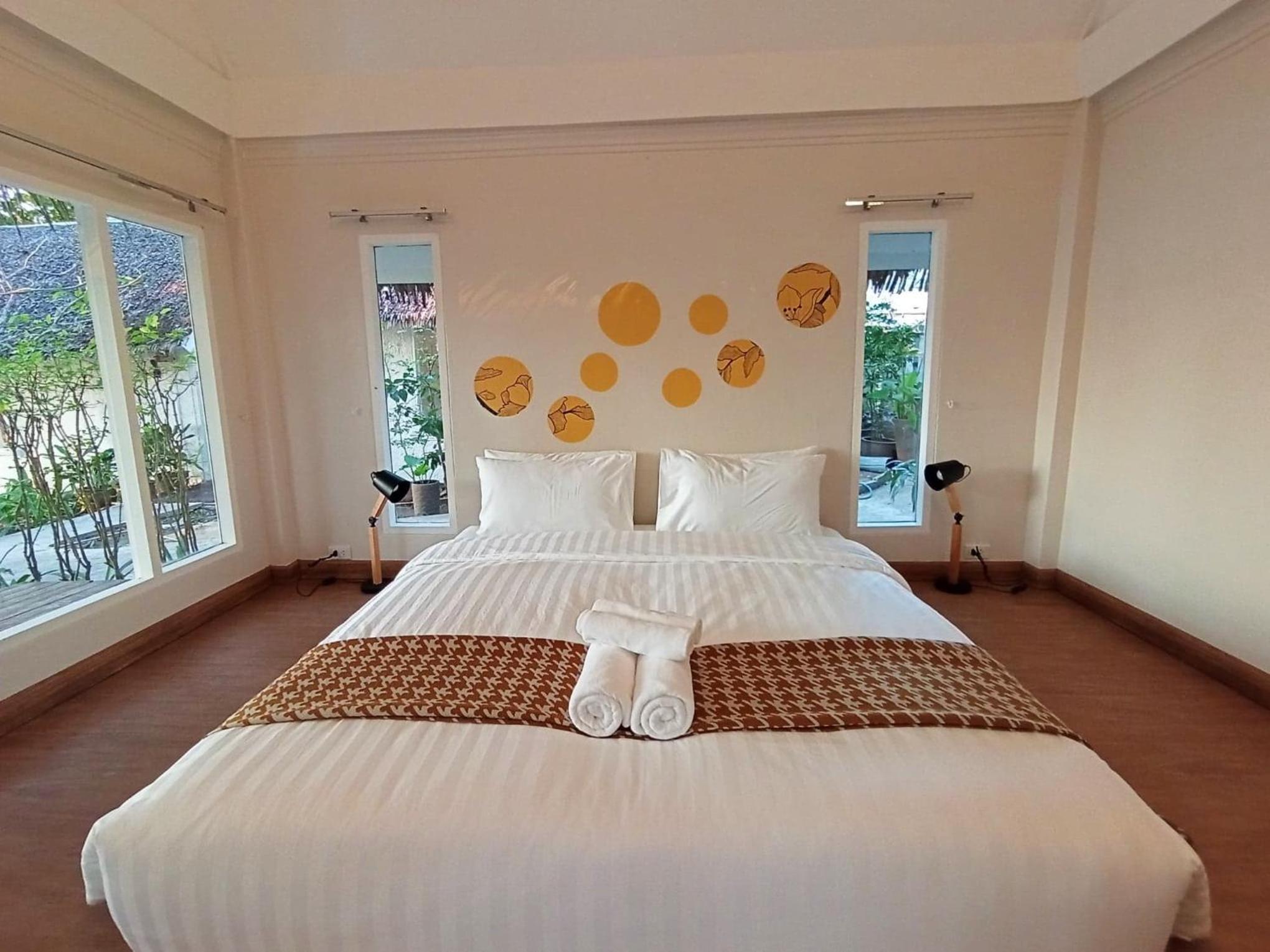 Cottage - Photo 1
