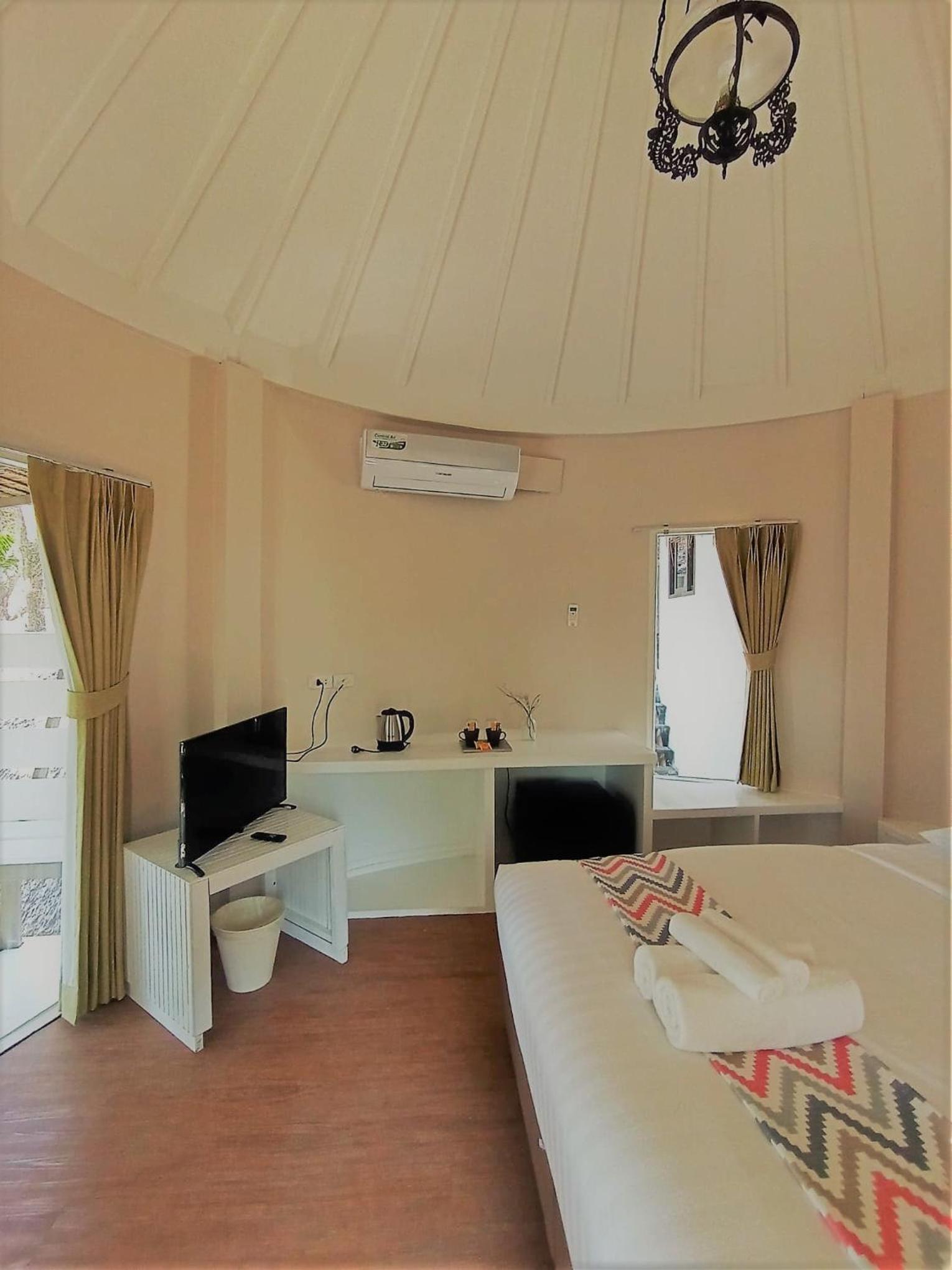 Deluxe Bungalow with Sea View