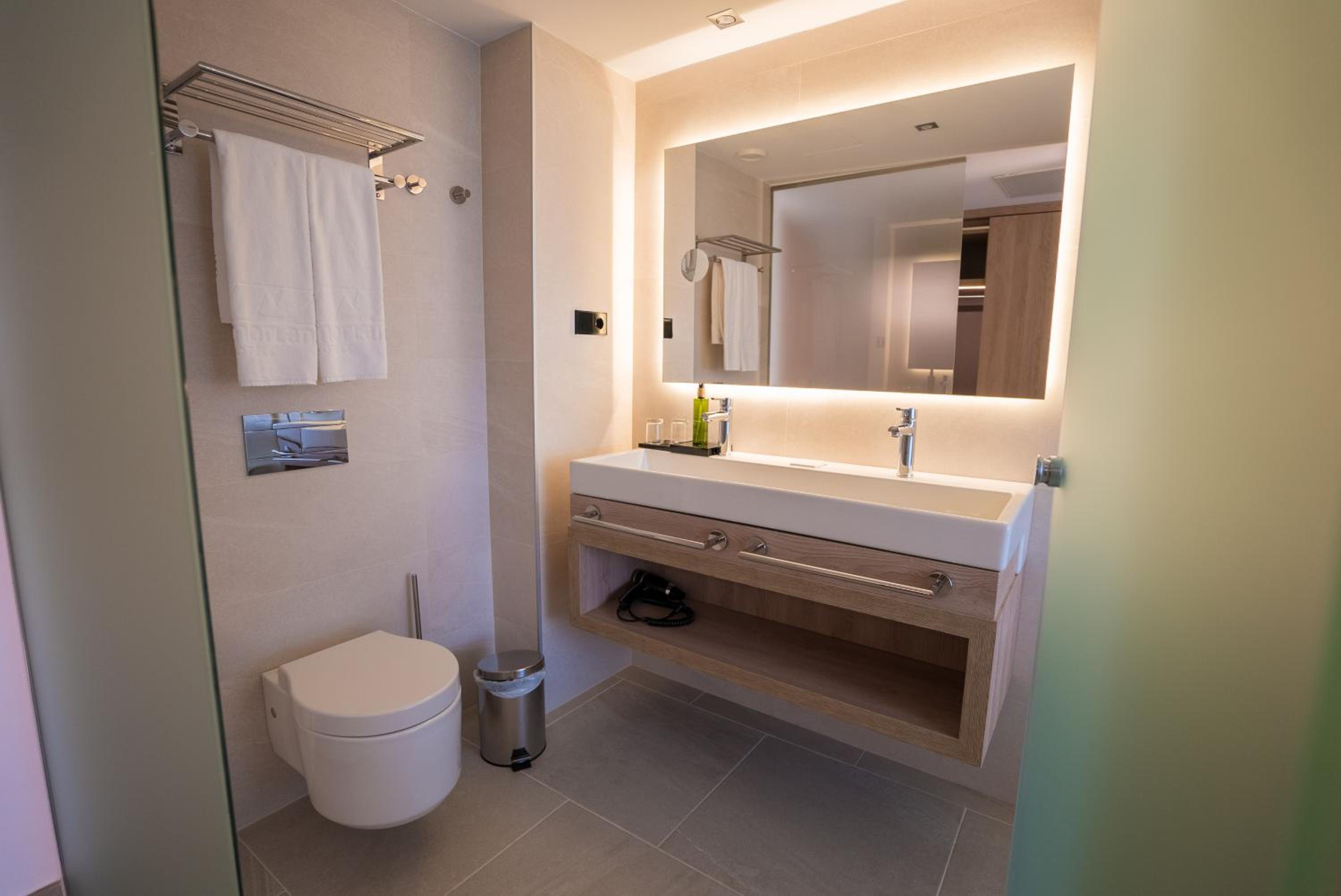 Superior Double Room (2 Adults) - Photo 10