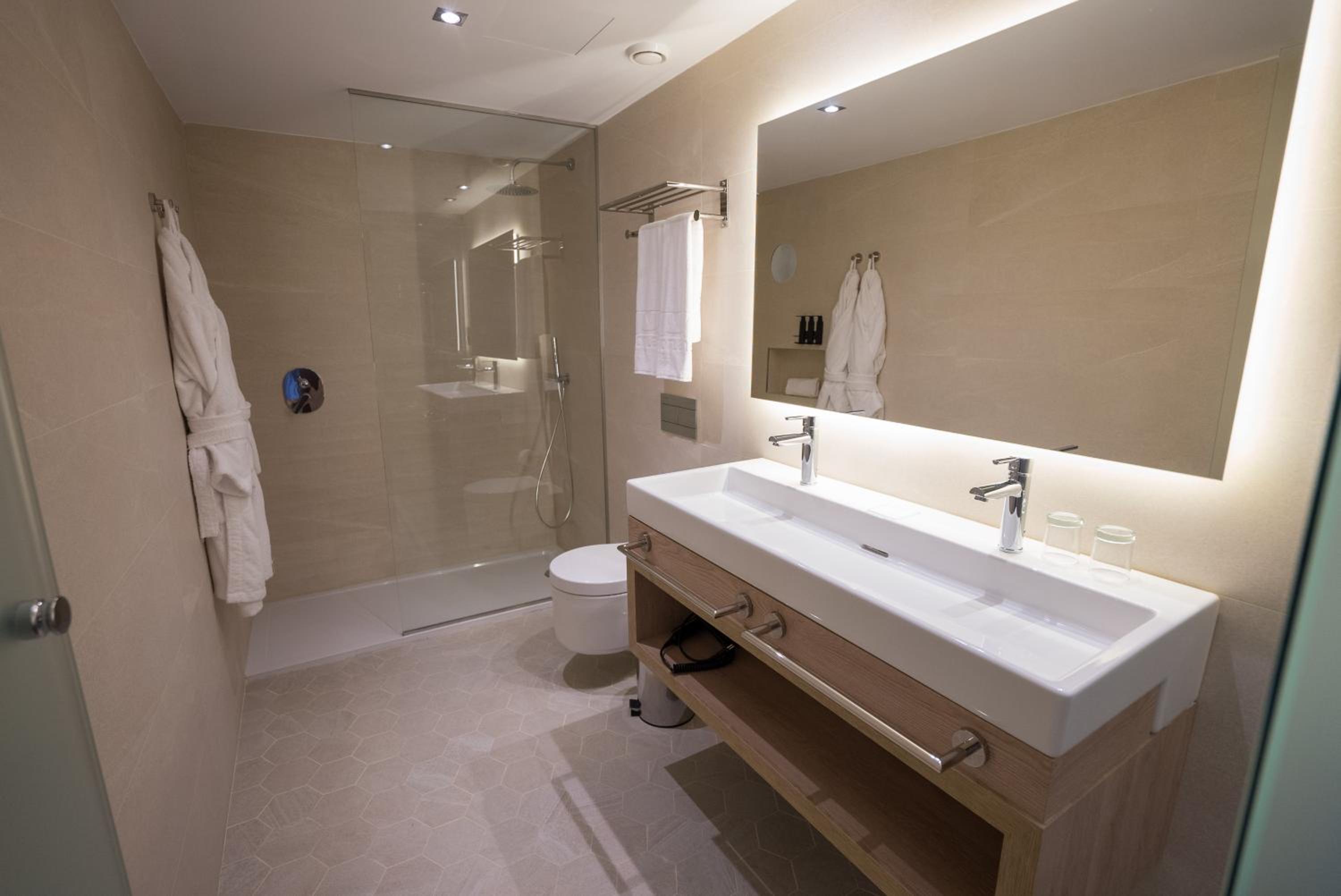 Junior Suite Swim Up (2 Adults) - Photo 4