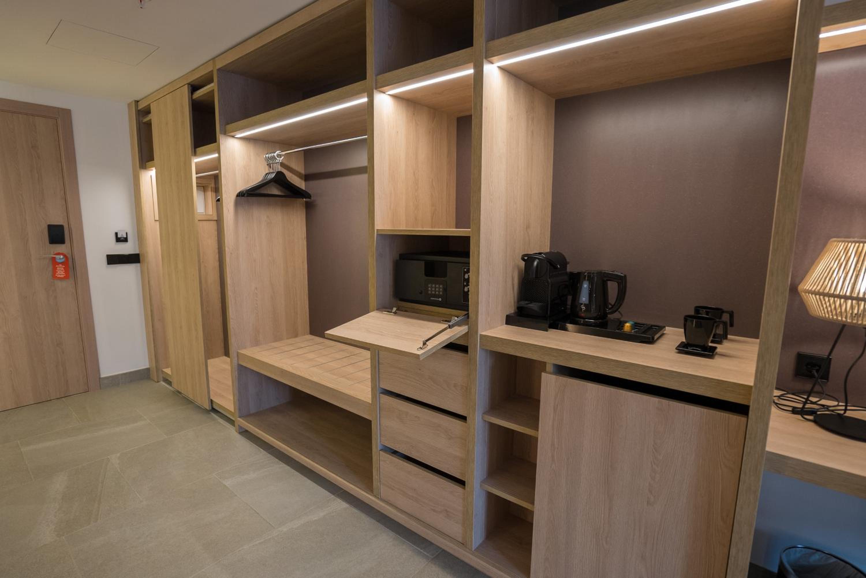 Junior Suite (2 Adults) - Photo 2