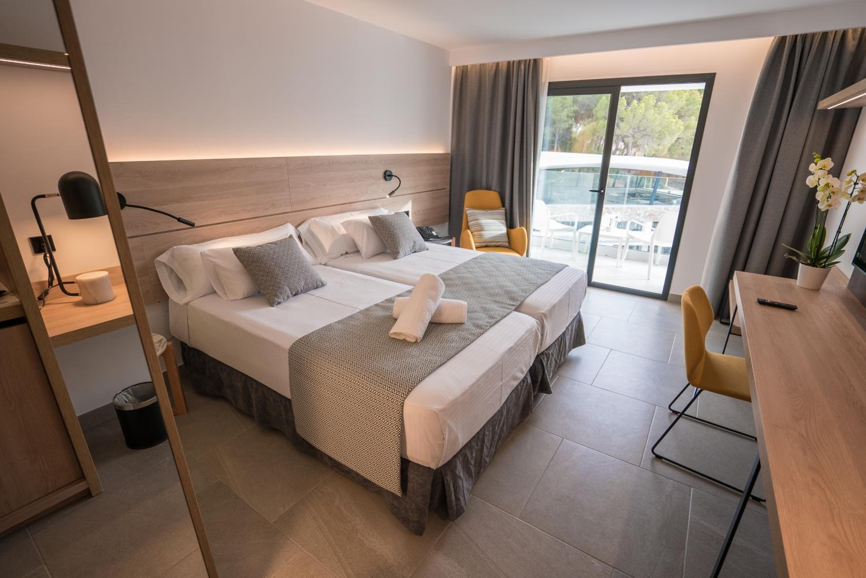 Superior Double Room (2 Adults) - Photo 3