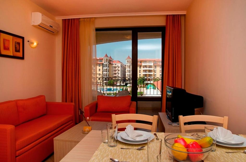One-Bedroom Apartment with Balcony (2 Adults + 2 Children)