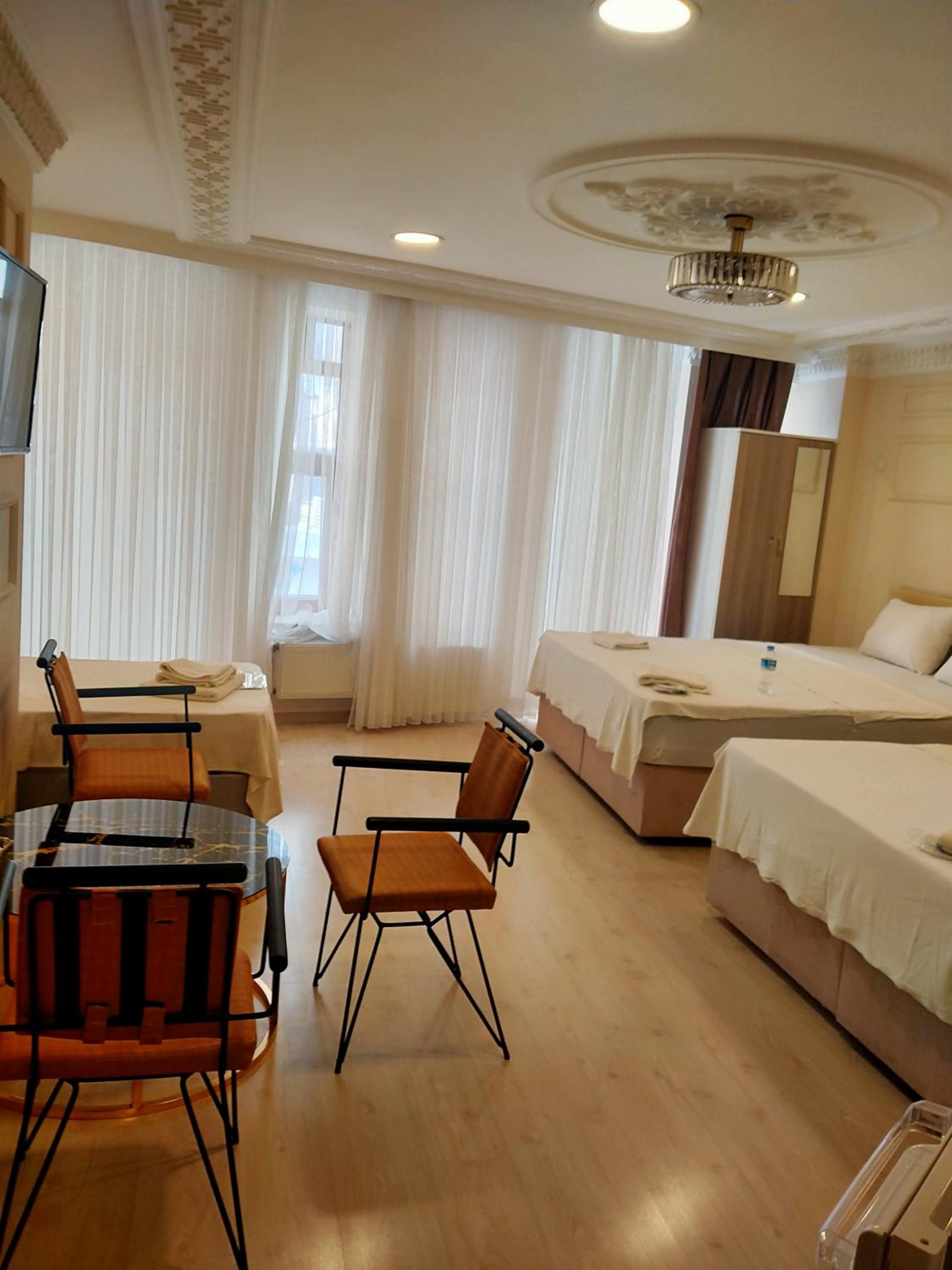 Family Suite photo 2