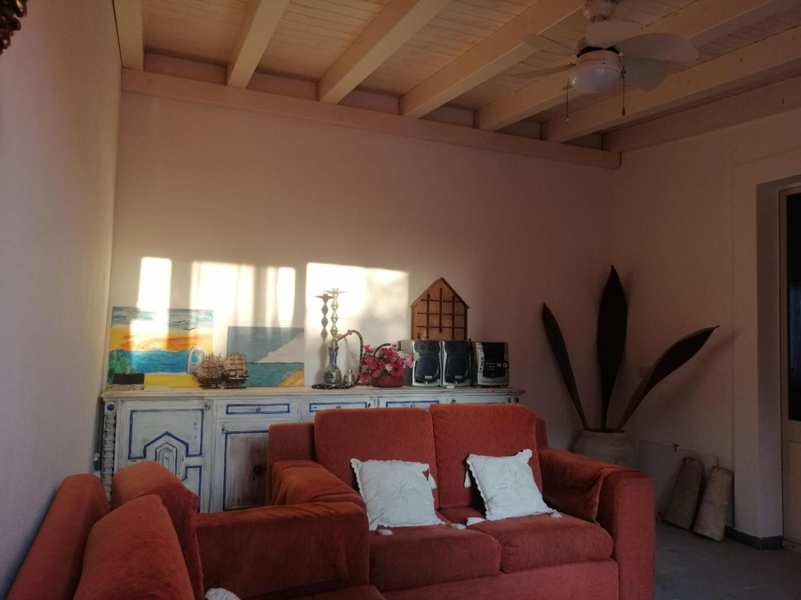 Two-Bedroom House - Photo 2