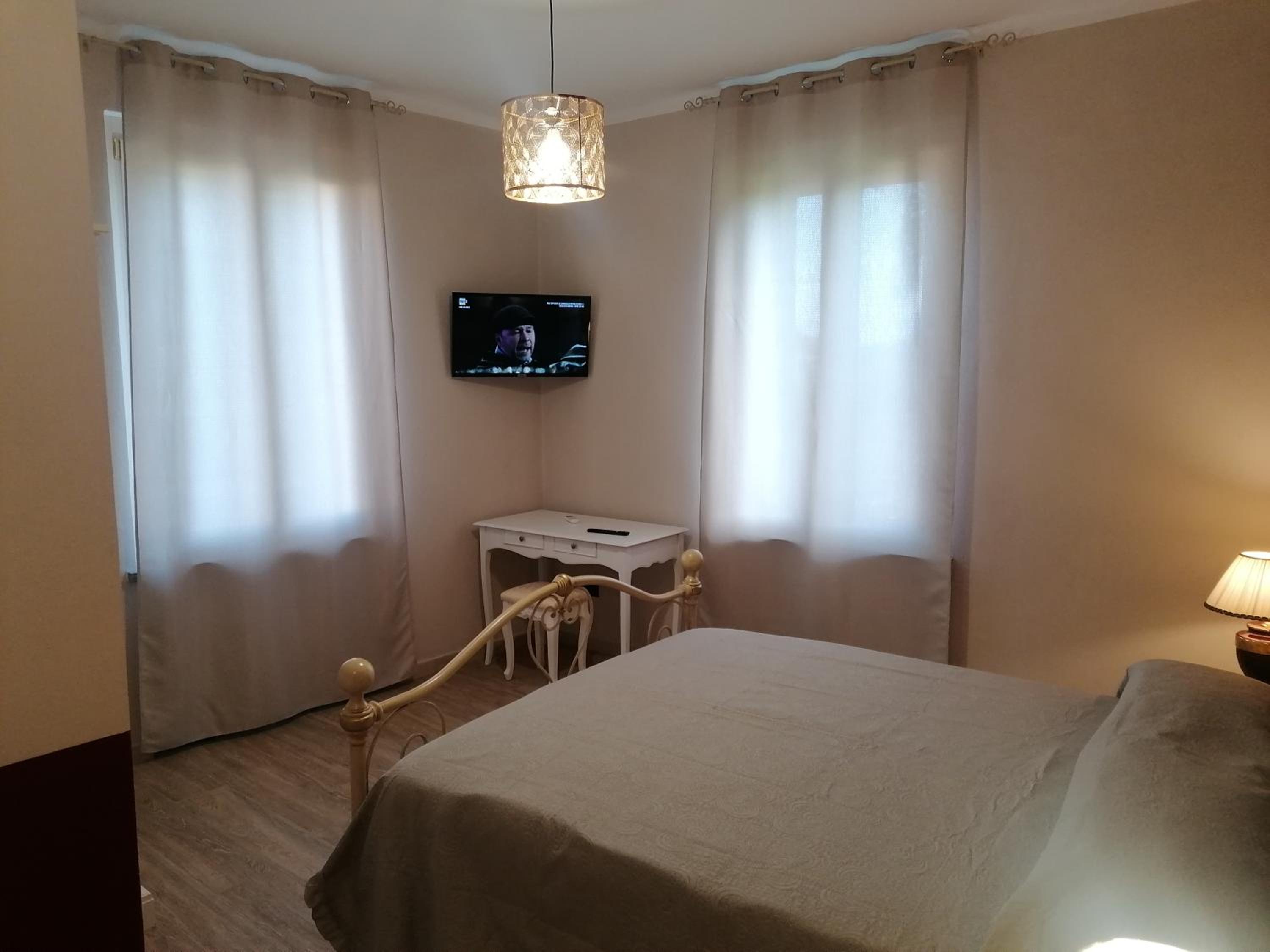 Deluxe Double Room - Photo 2