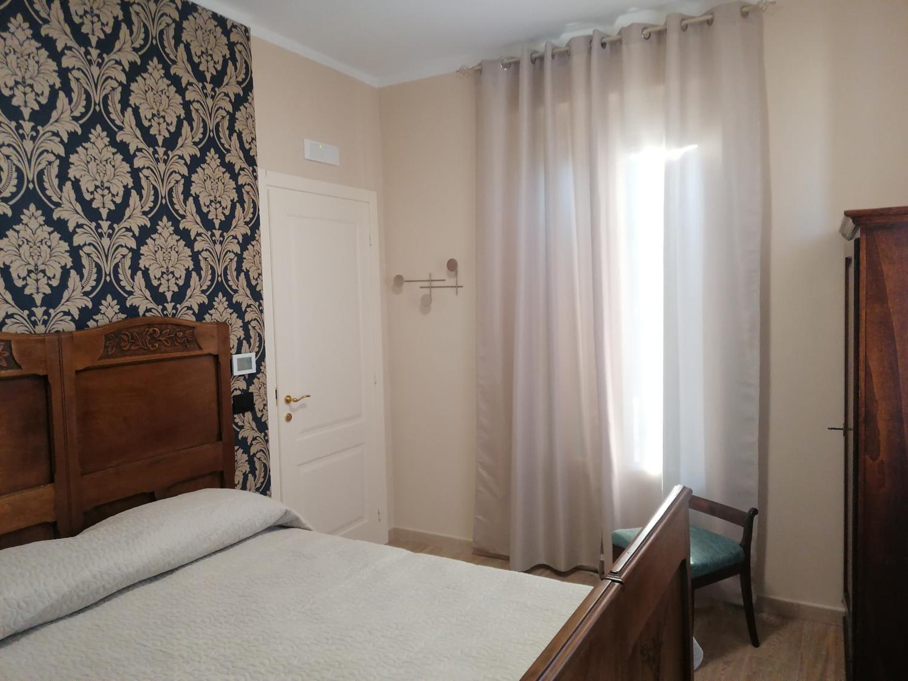 Economy Double Room - Photo 5