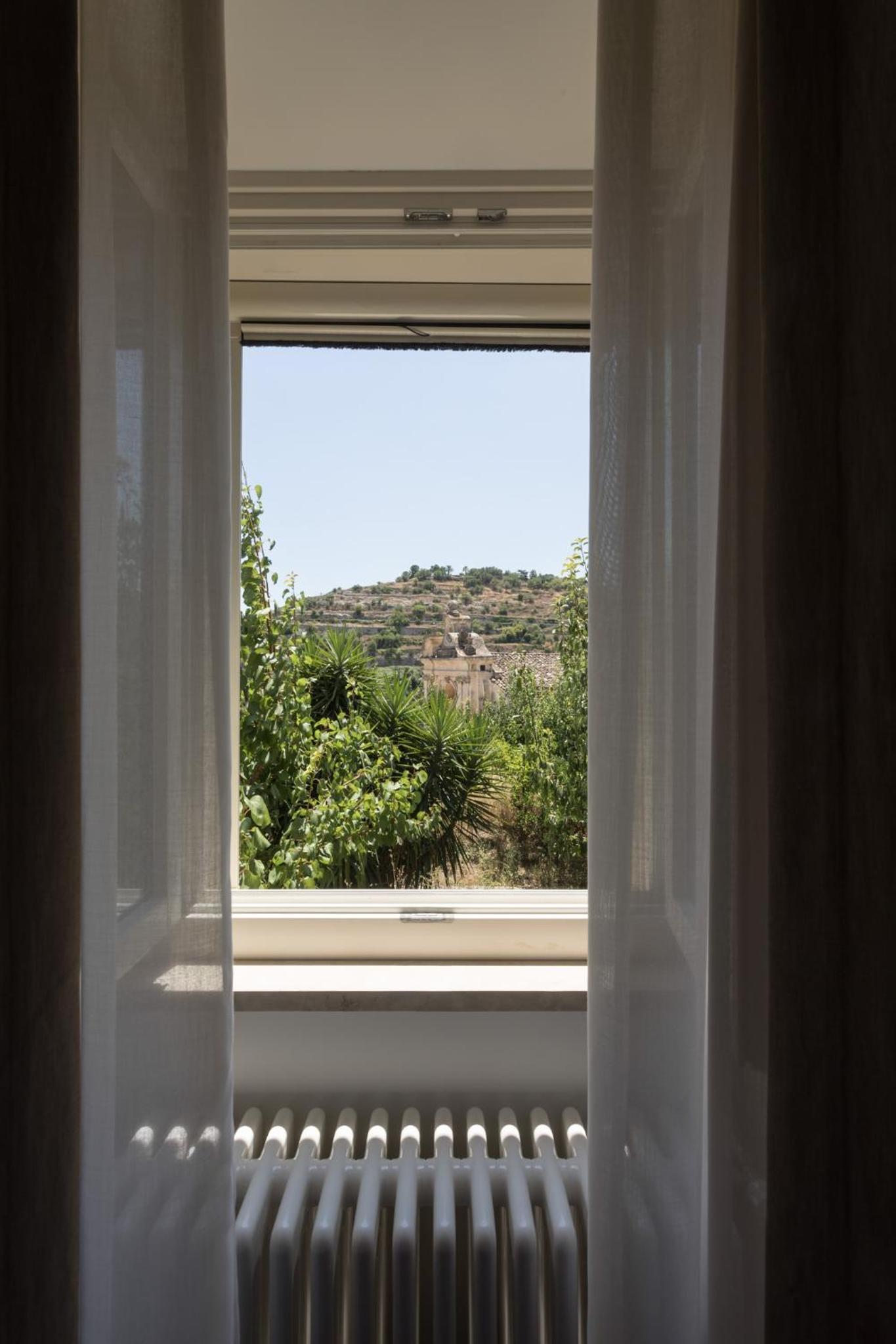 Double Room with Mountain View - Photo 8