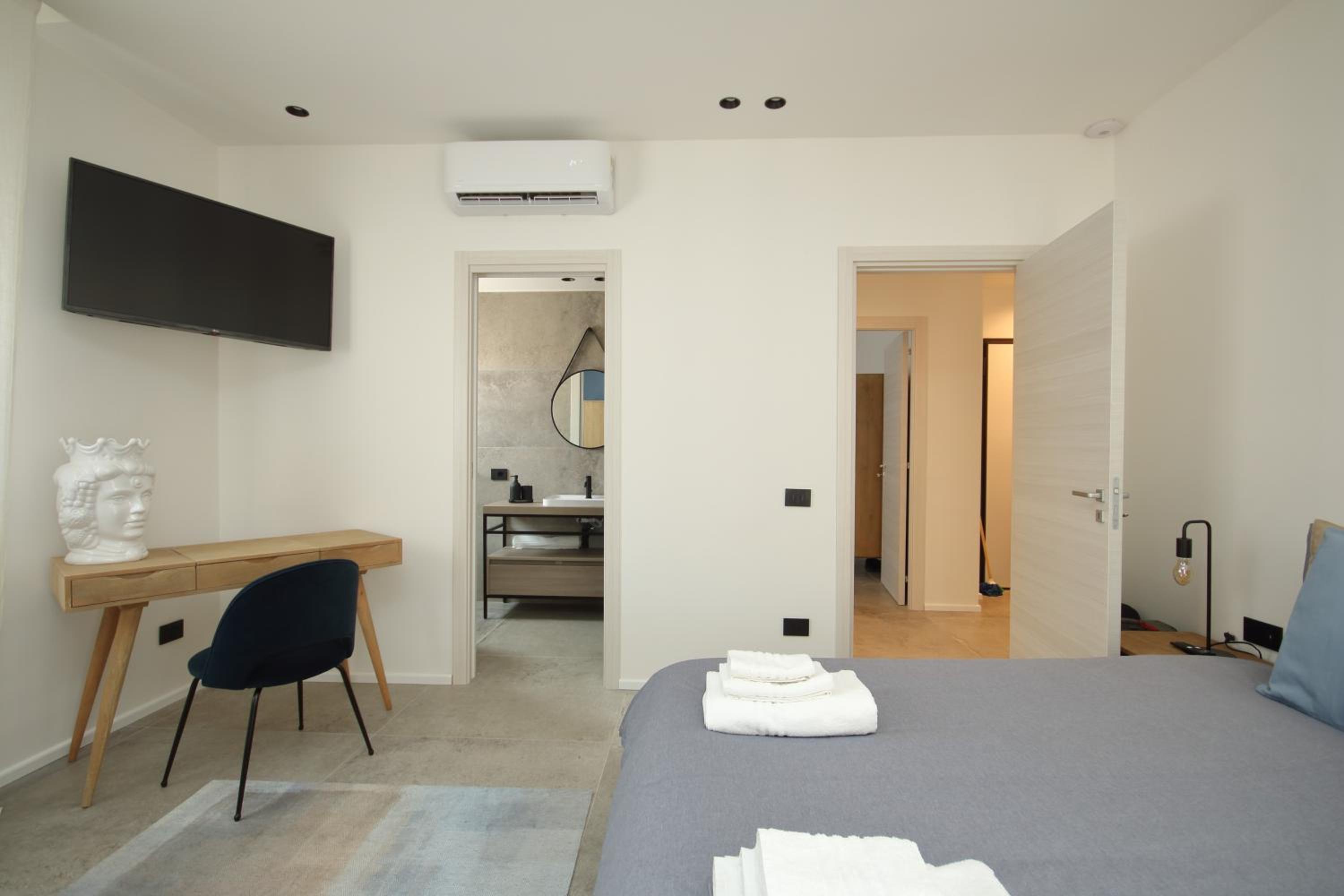 Two-Bedroom House photo 1