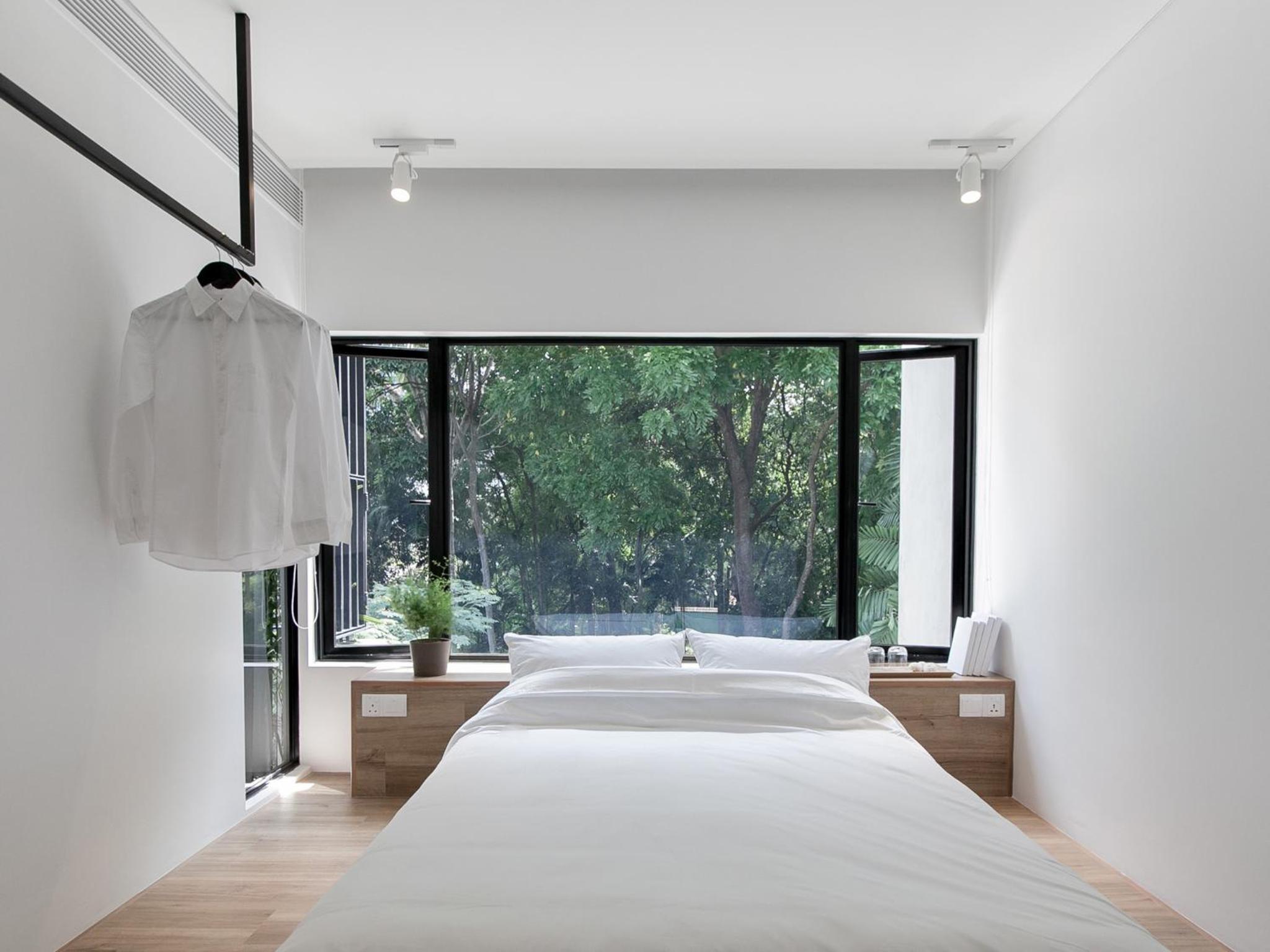 Superior Double or Twin Room thumbnail 6