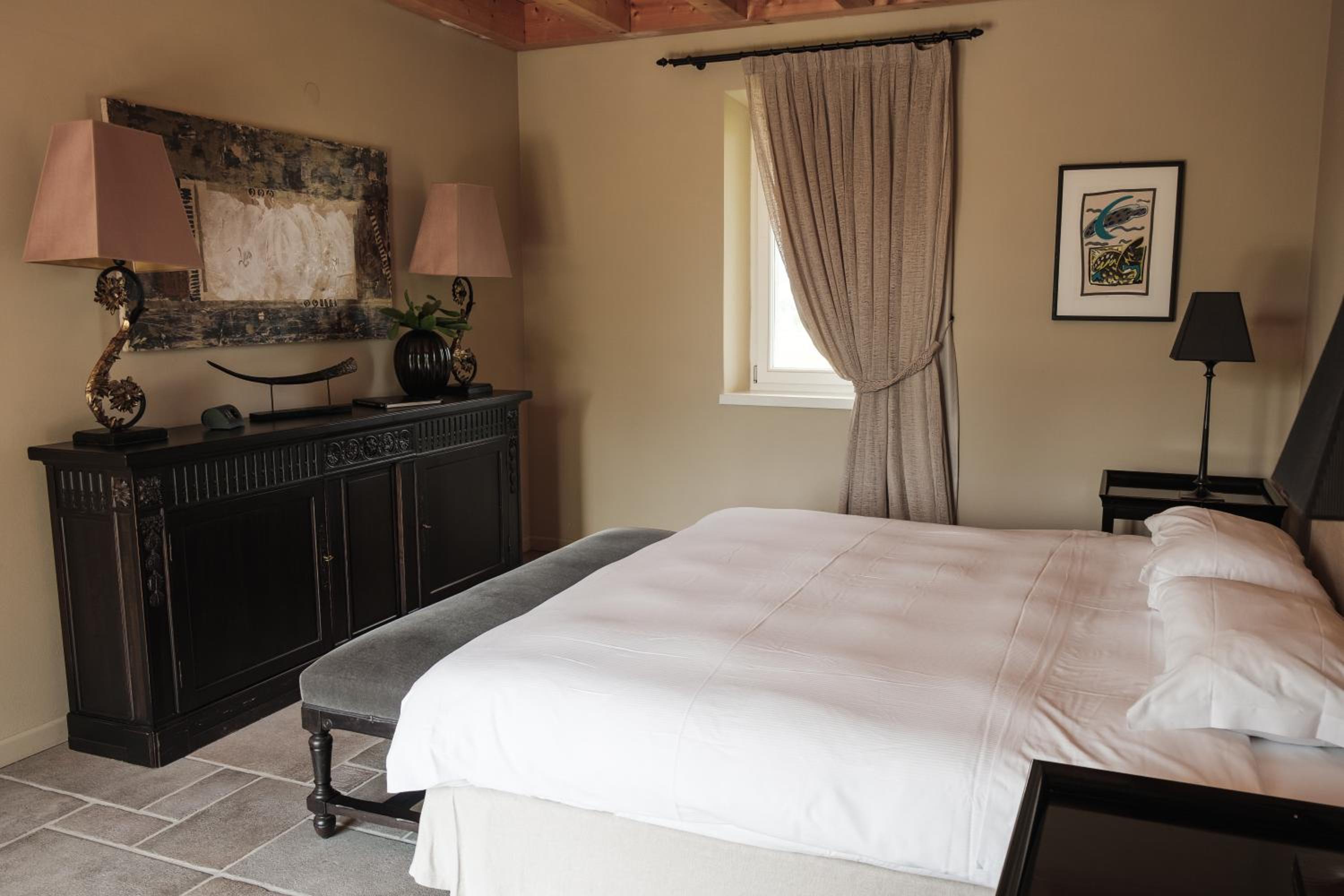 Large Double Room - Photo 3