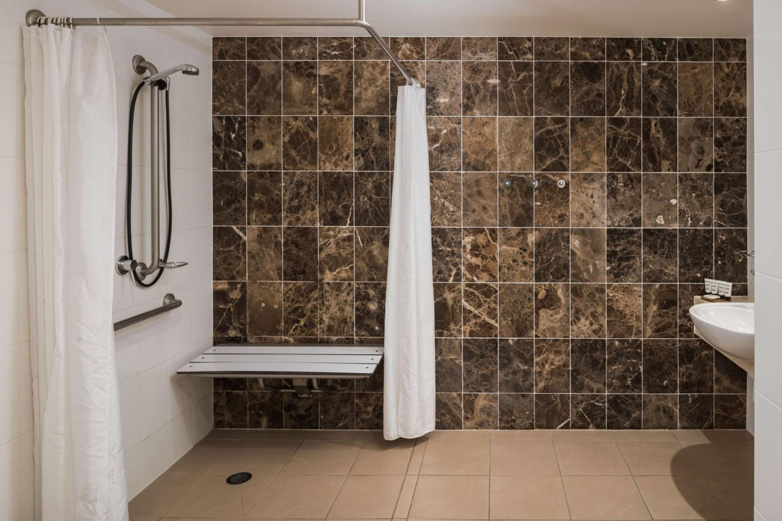 Accessible Studio Room - Photo 2