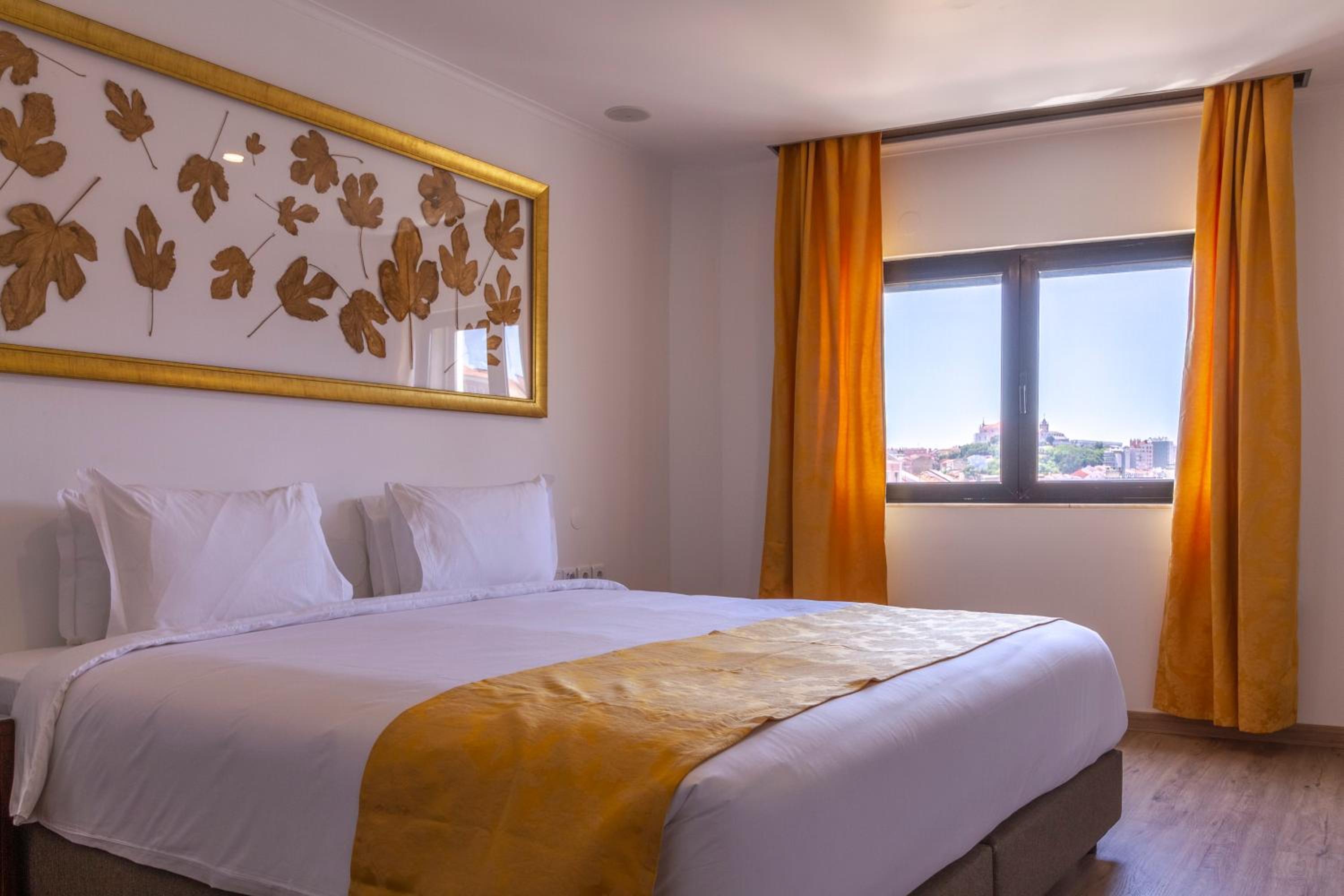Standard King Room - Photo 3