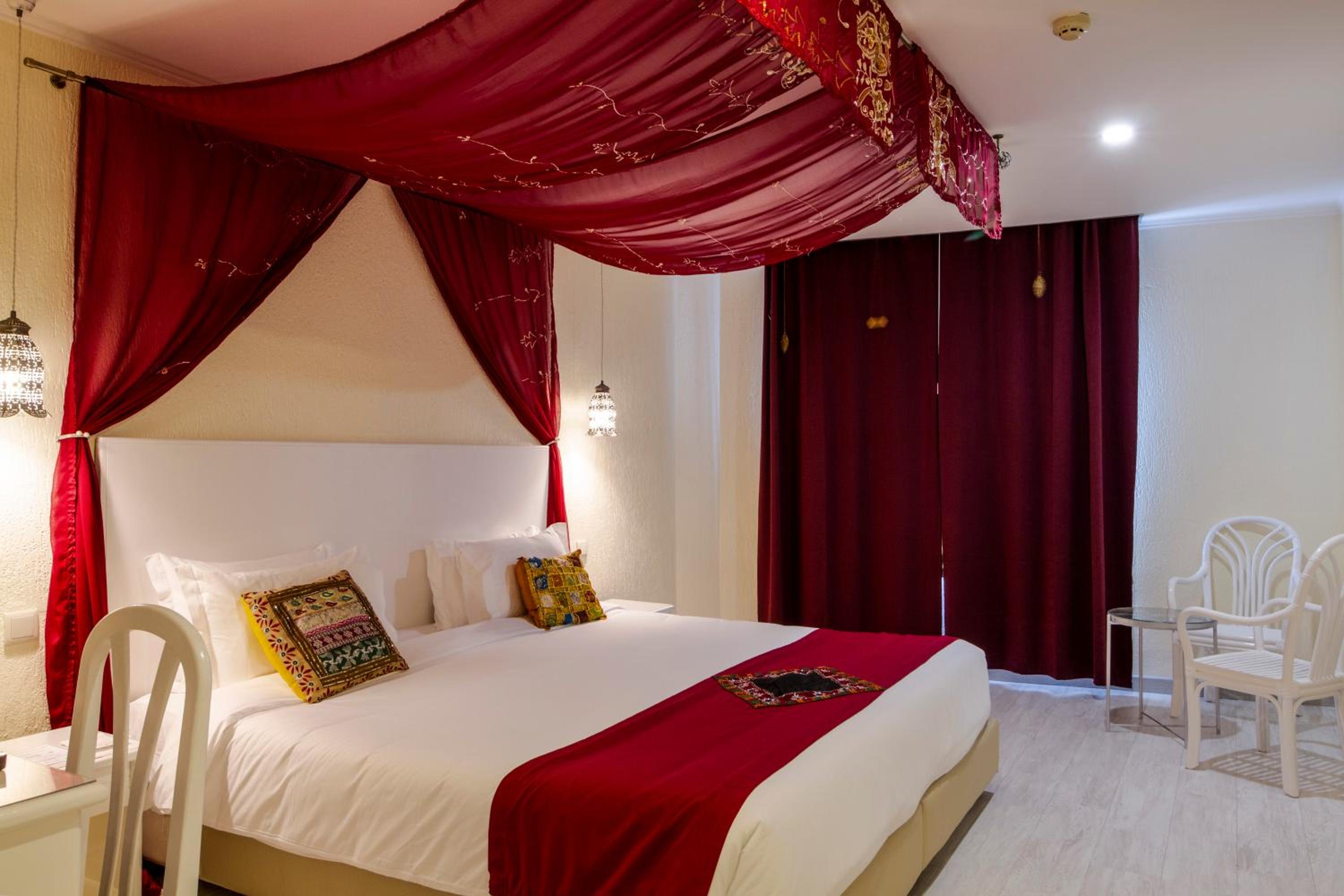 Superior King Room - Photo 1