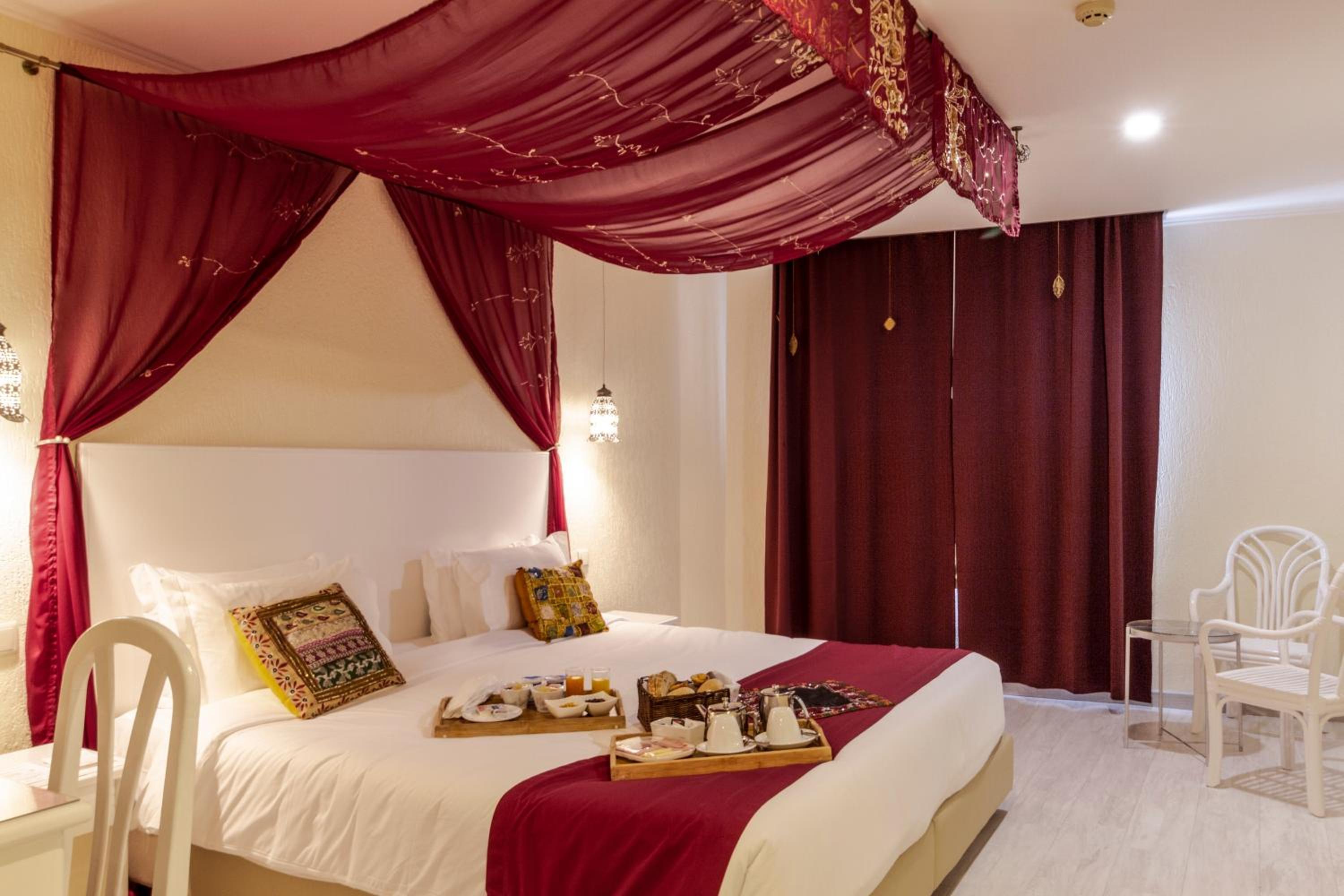 Superior King Room - Photo 5