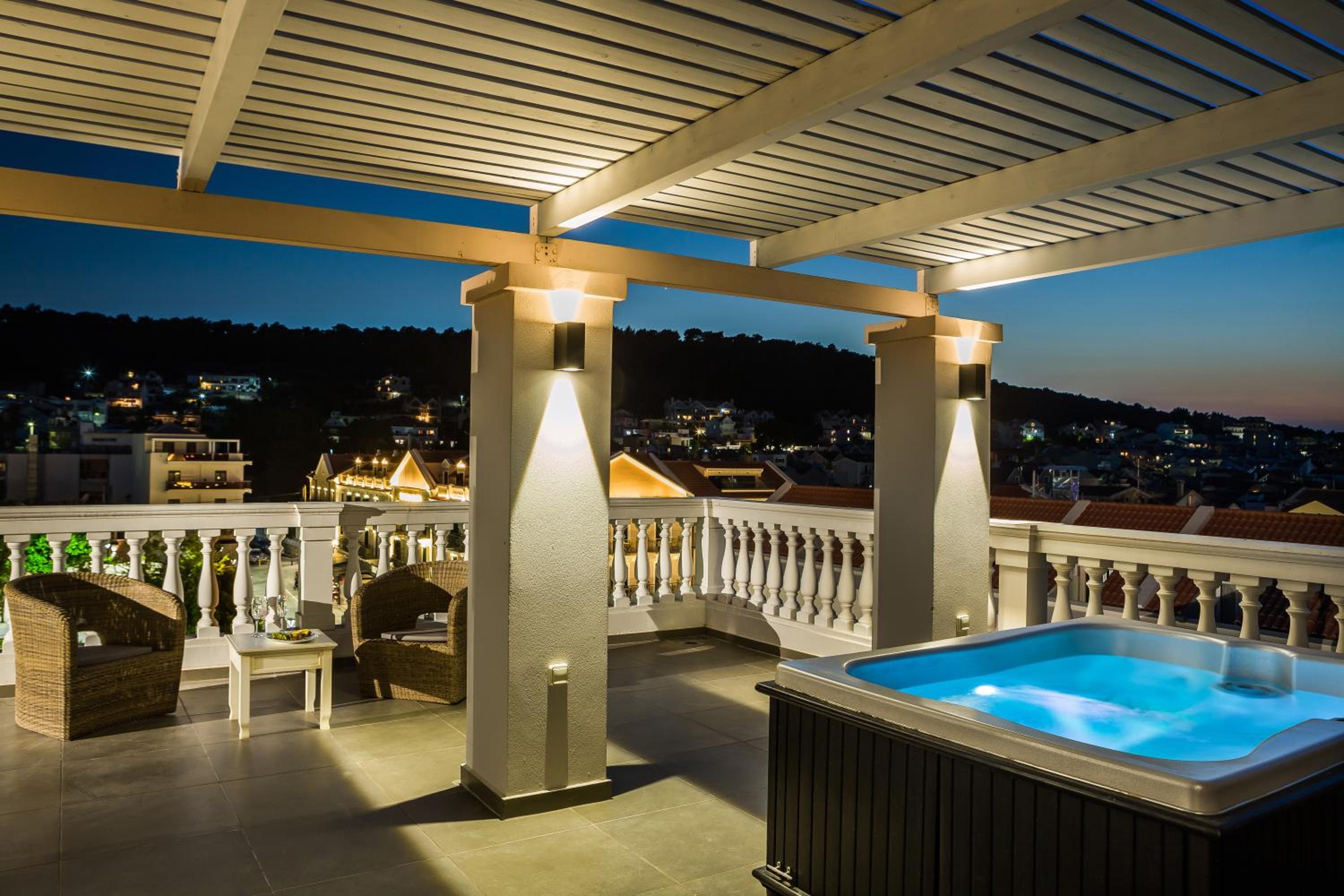 Master Suite with Outdoor Hot Tub and Panoramic Sea View photo 2
