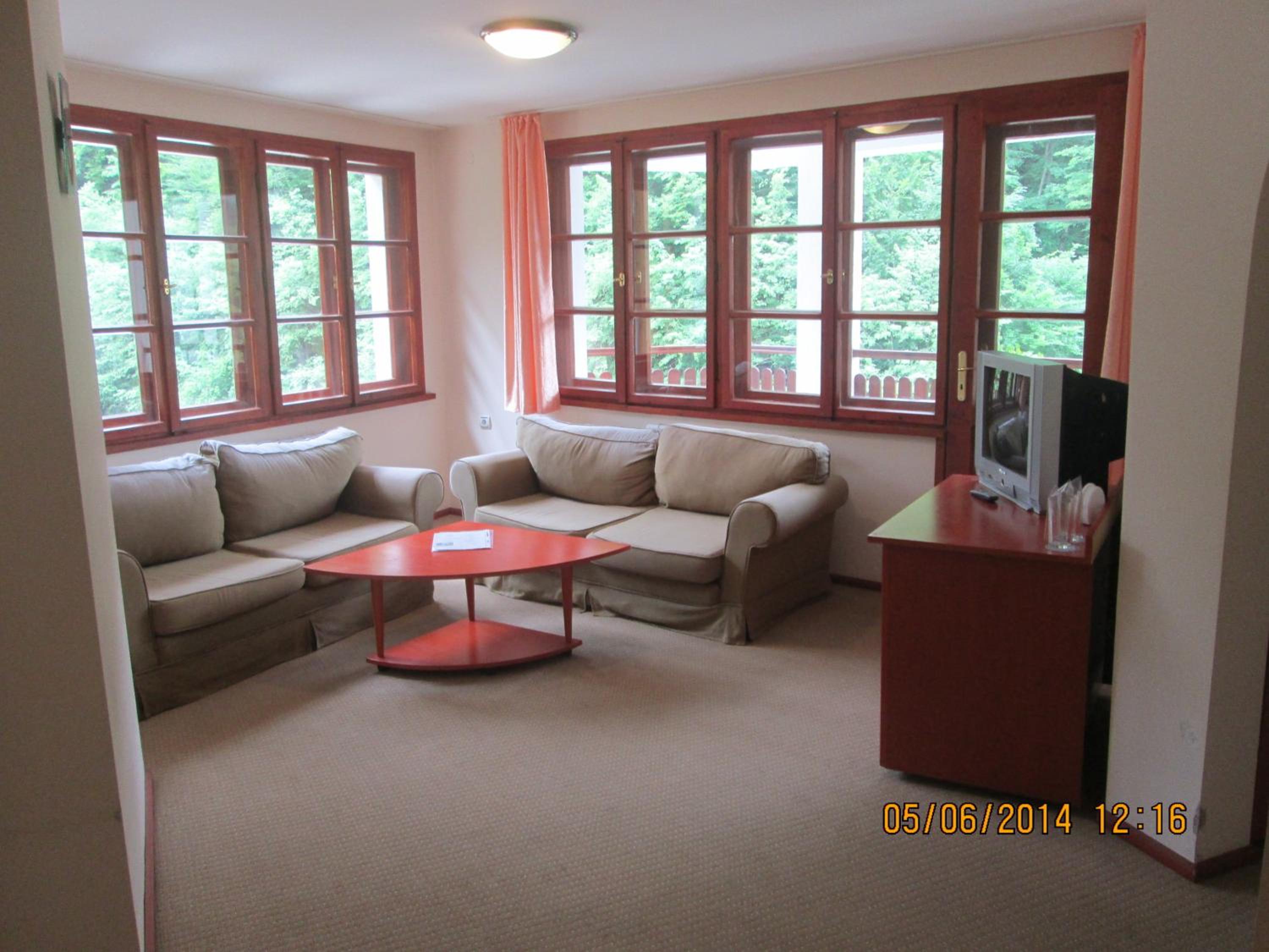 One-Bedroom Suite with Balcony