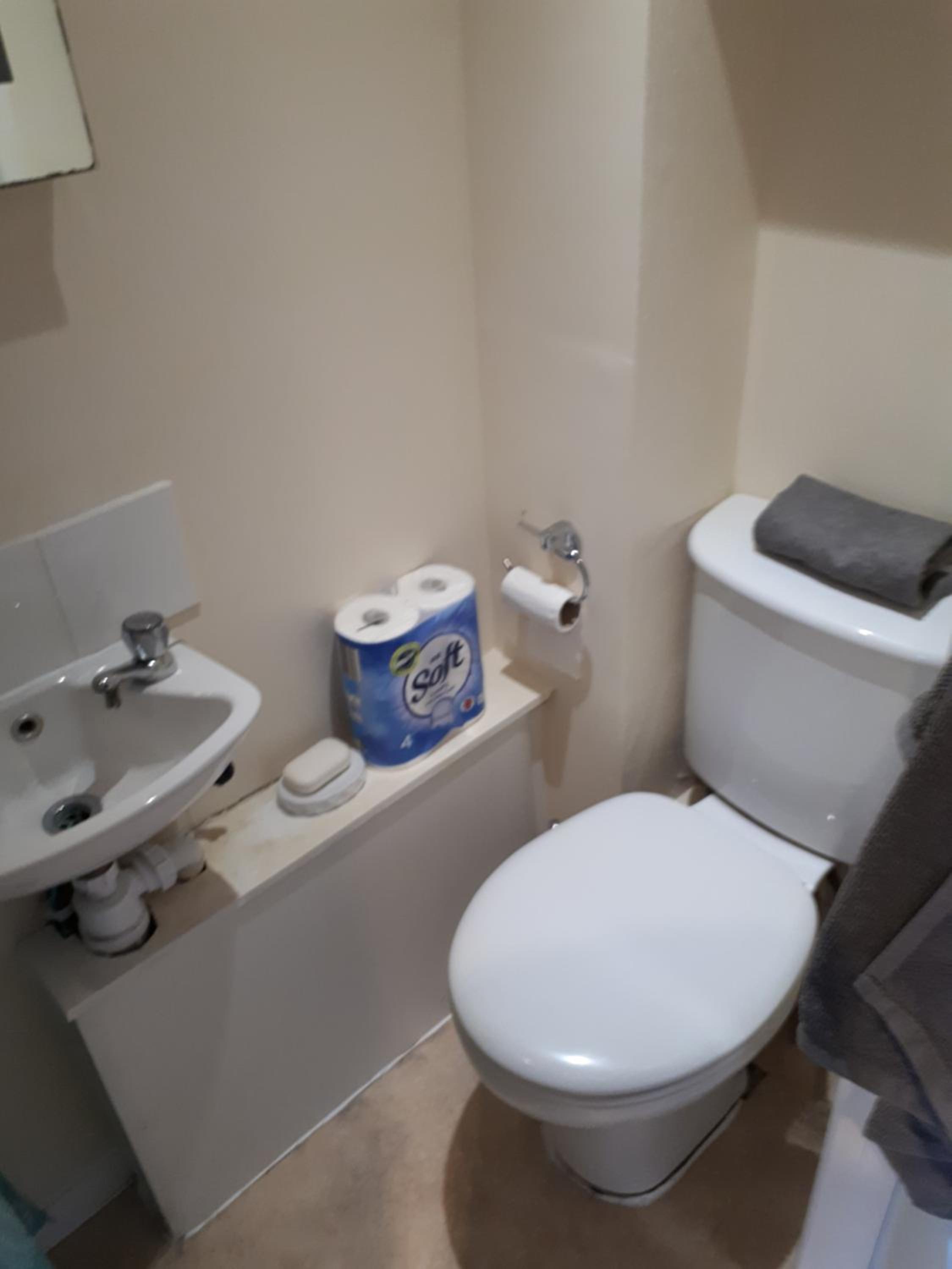 One-Bedroom Apartment - Photo 2