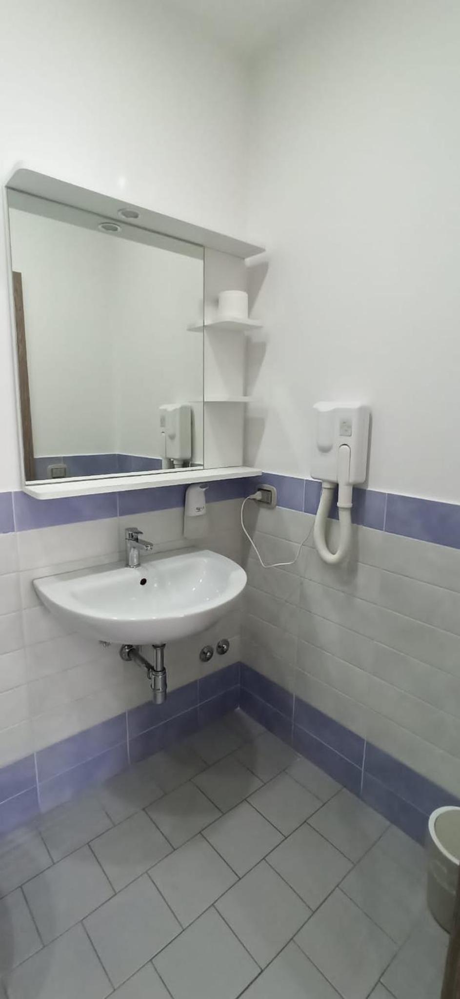 Triple Room with Private Bathroom photo 3