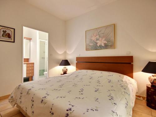 Three-Bedroom Villa photo 2