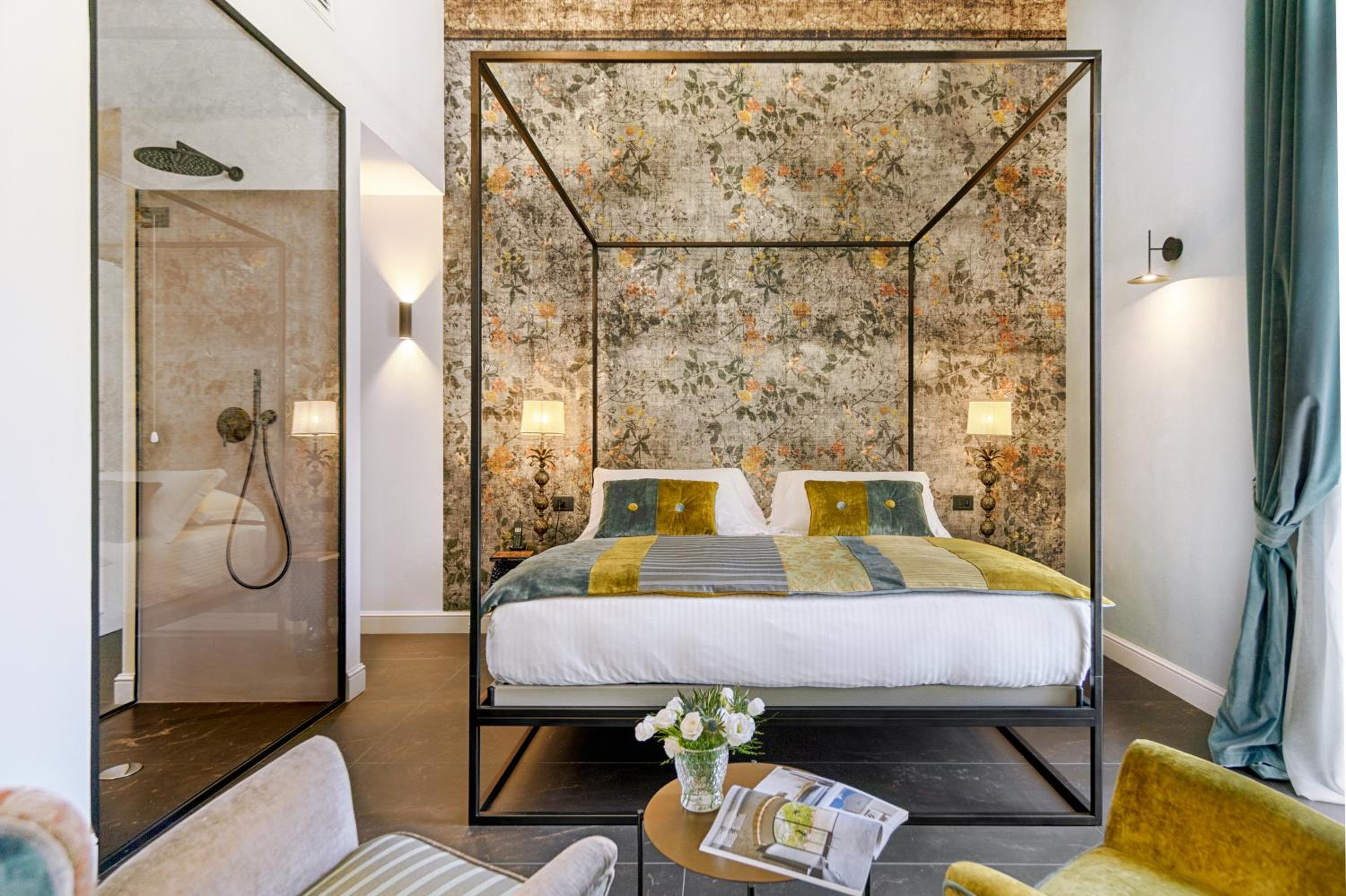 Junior Suite with Balcony - historic center view - Photo 1