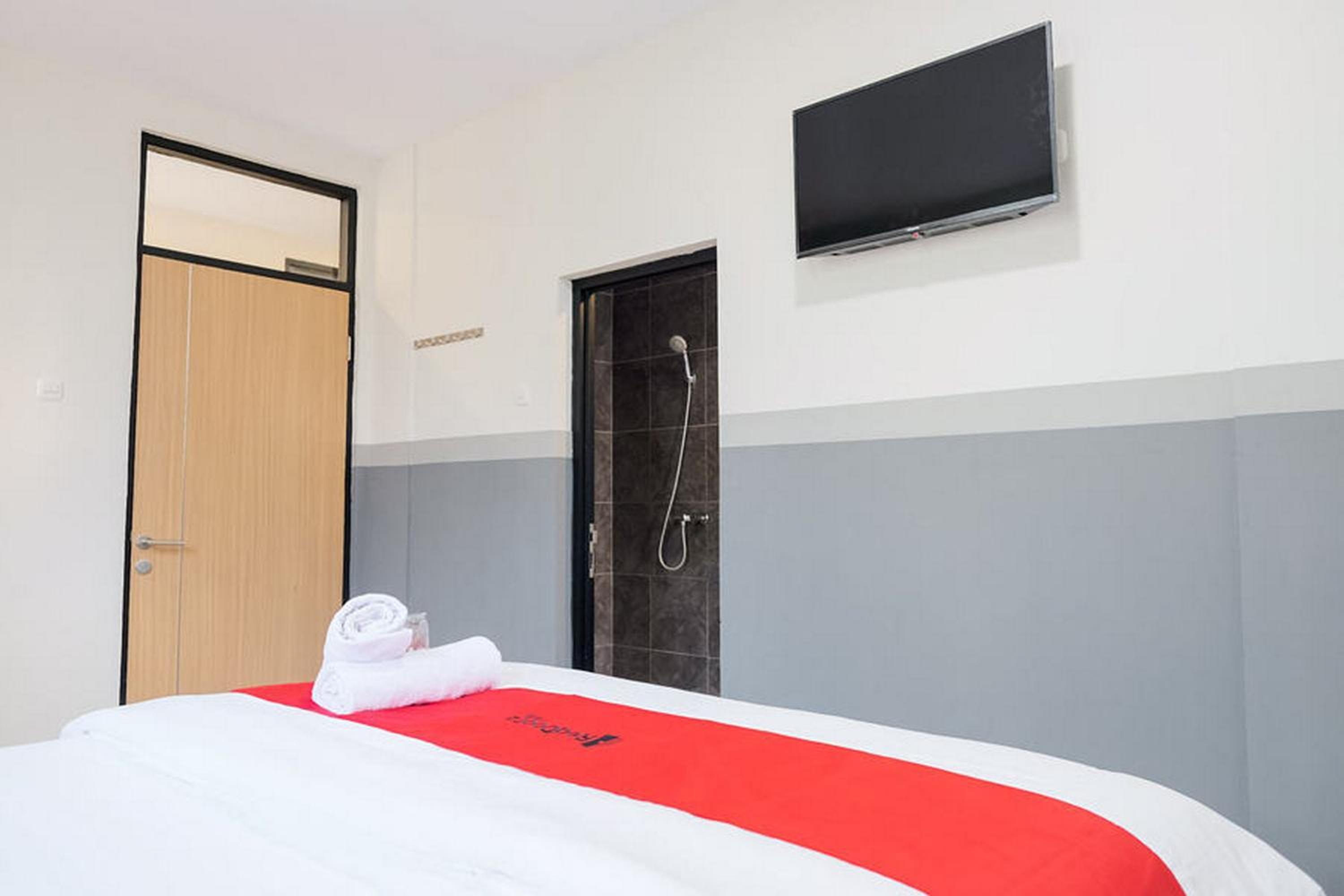 Double Room - Photo 8
