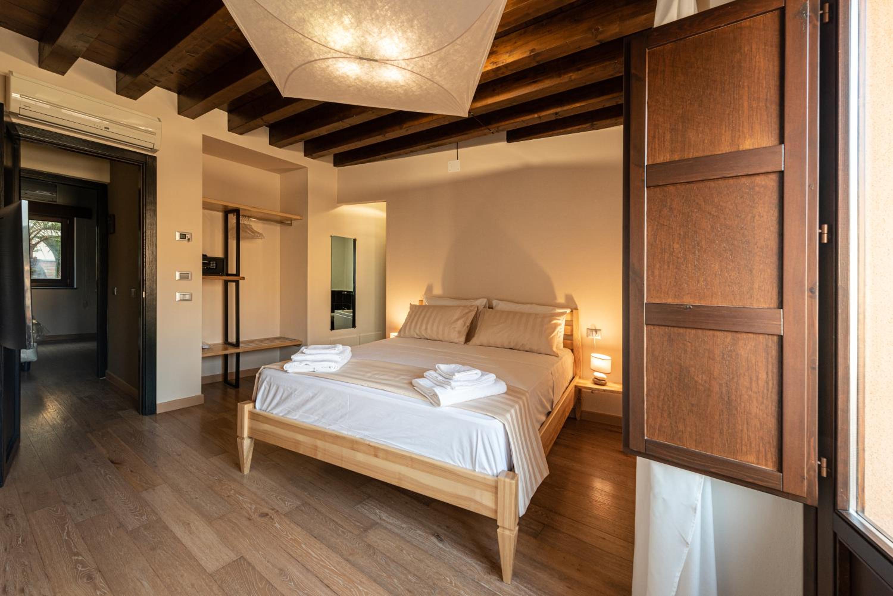 Deluxe Double Room photo 2
