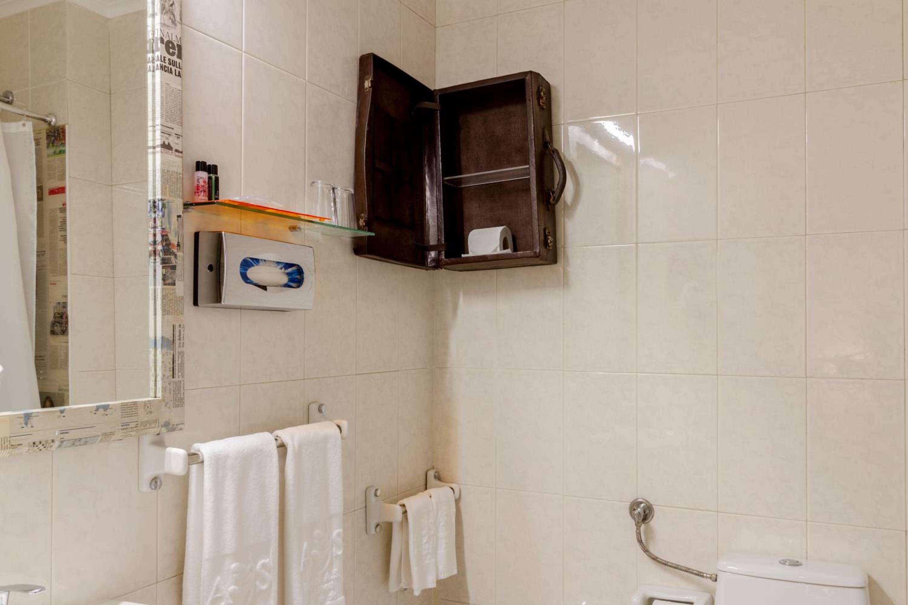 Double Room - Photo 10
