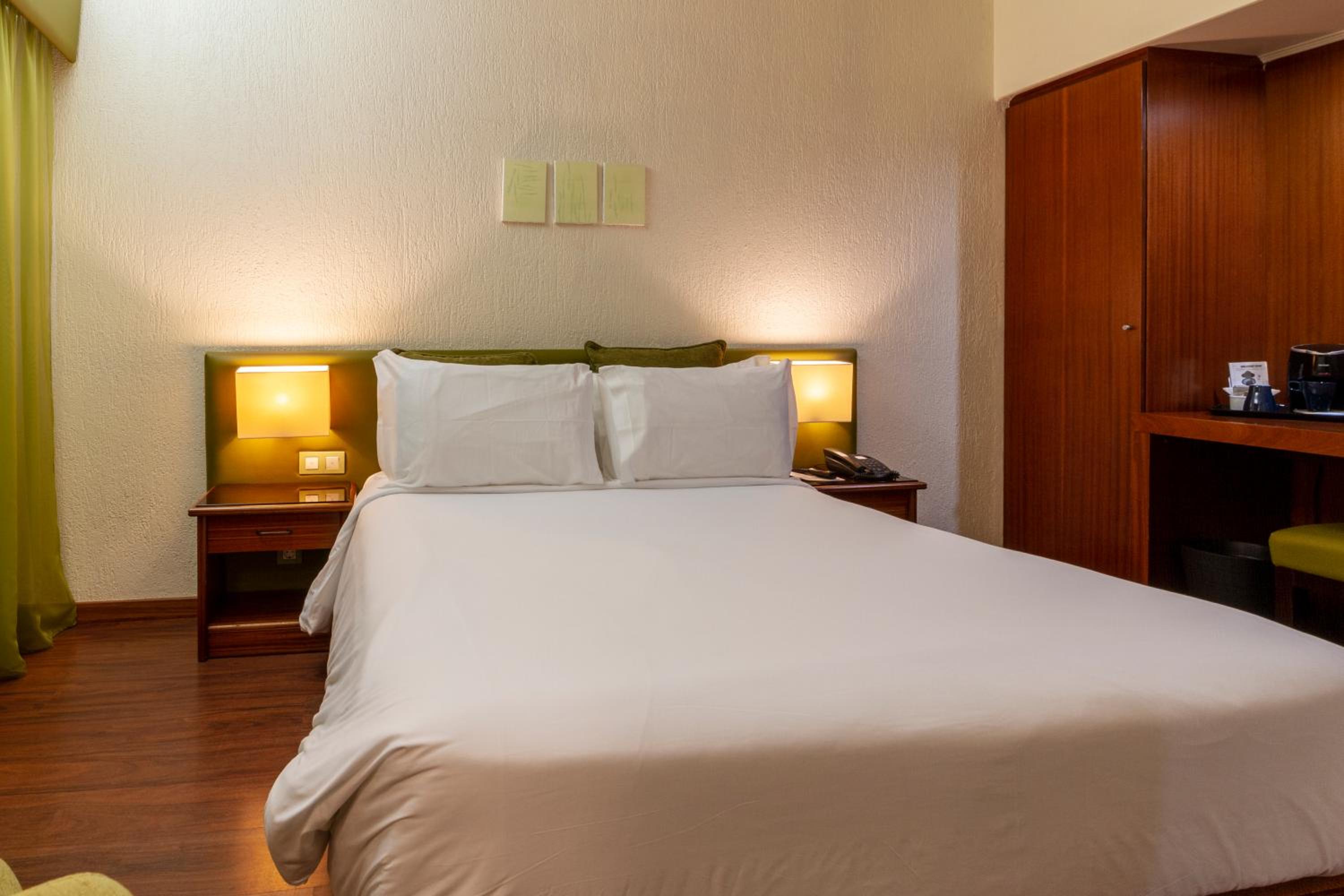 Double Room - Photo 11