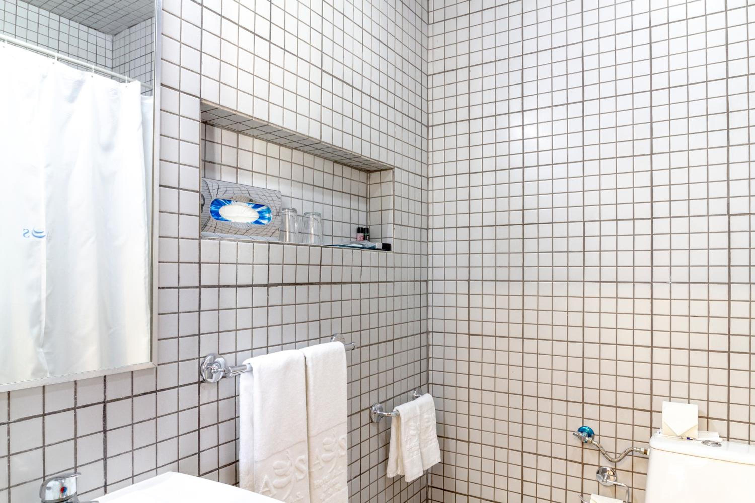 Double Room - Photo 8