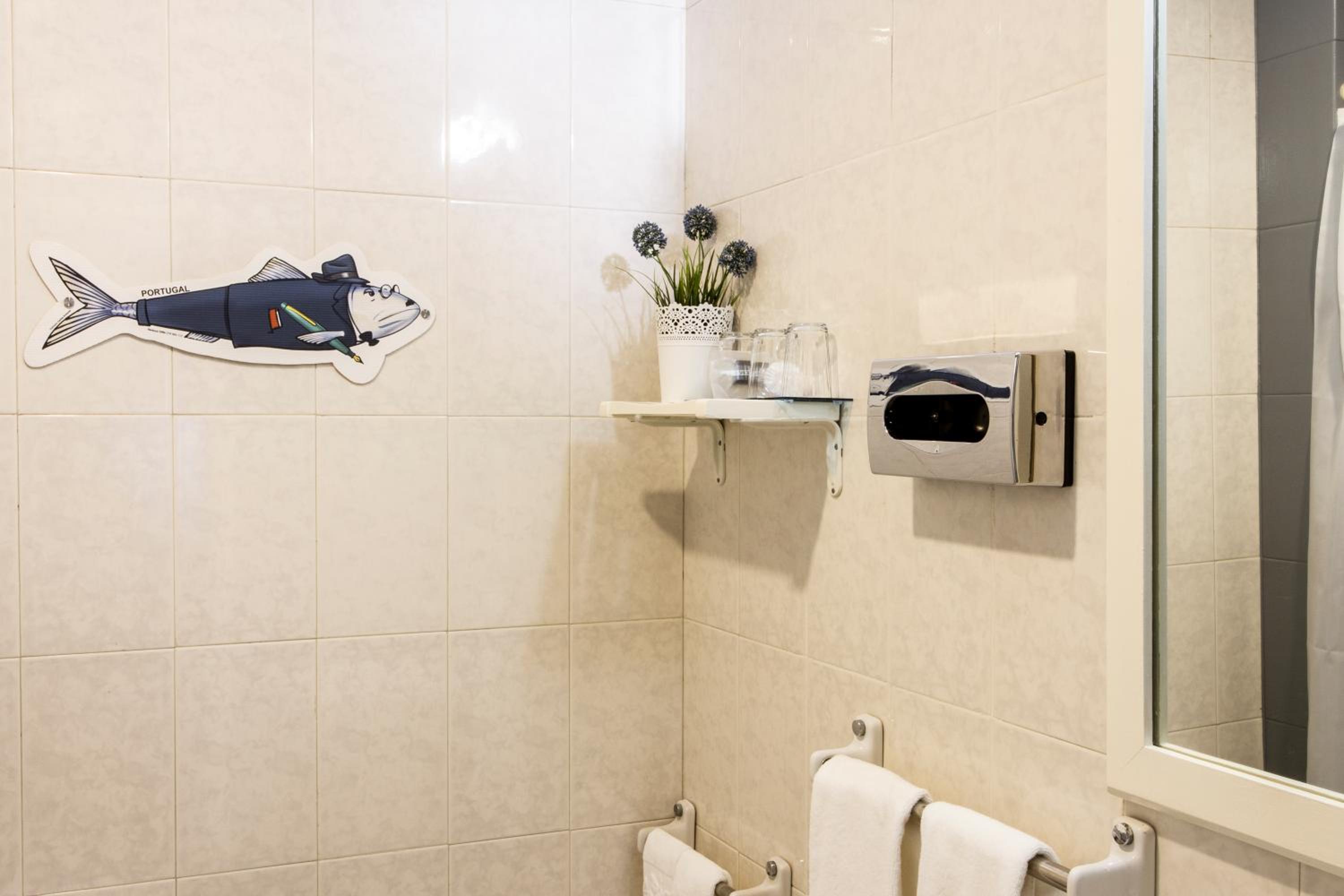 Triple Room - Photo 9