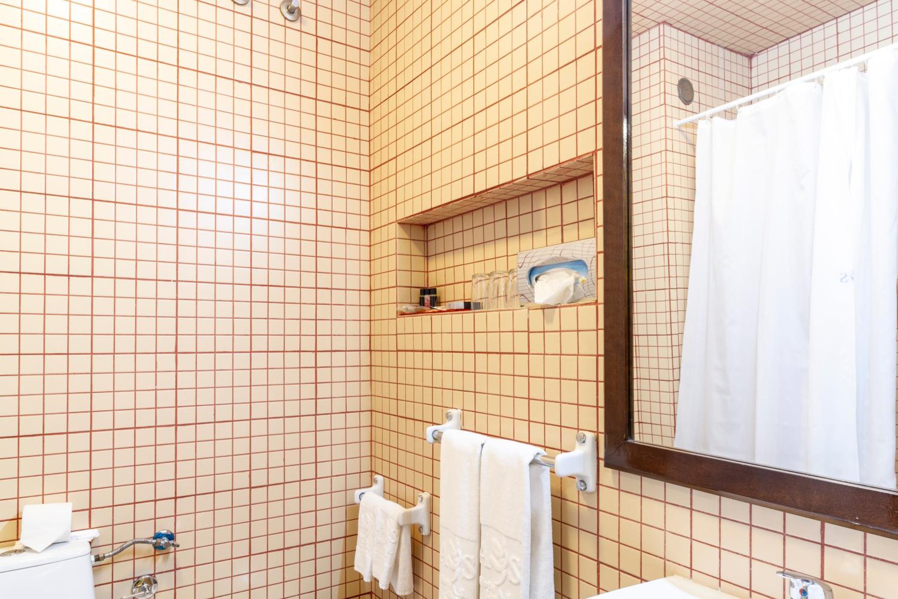 Triple Room - Photo 17
