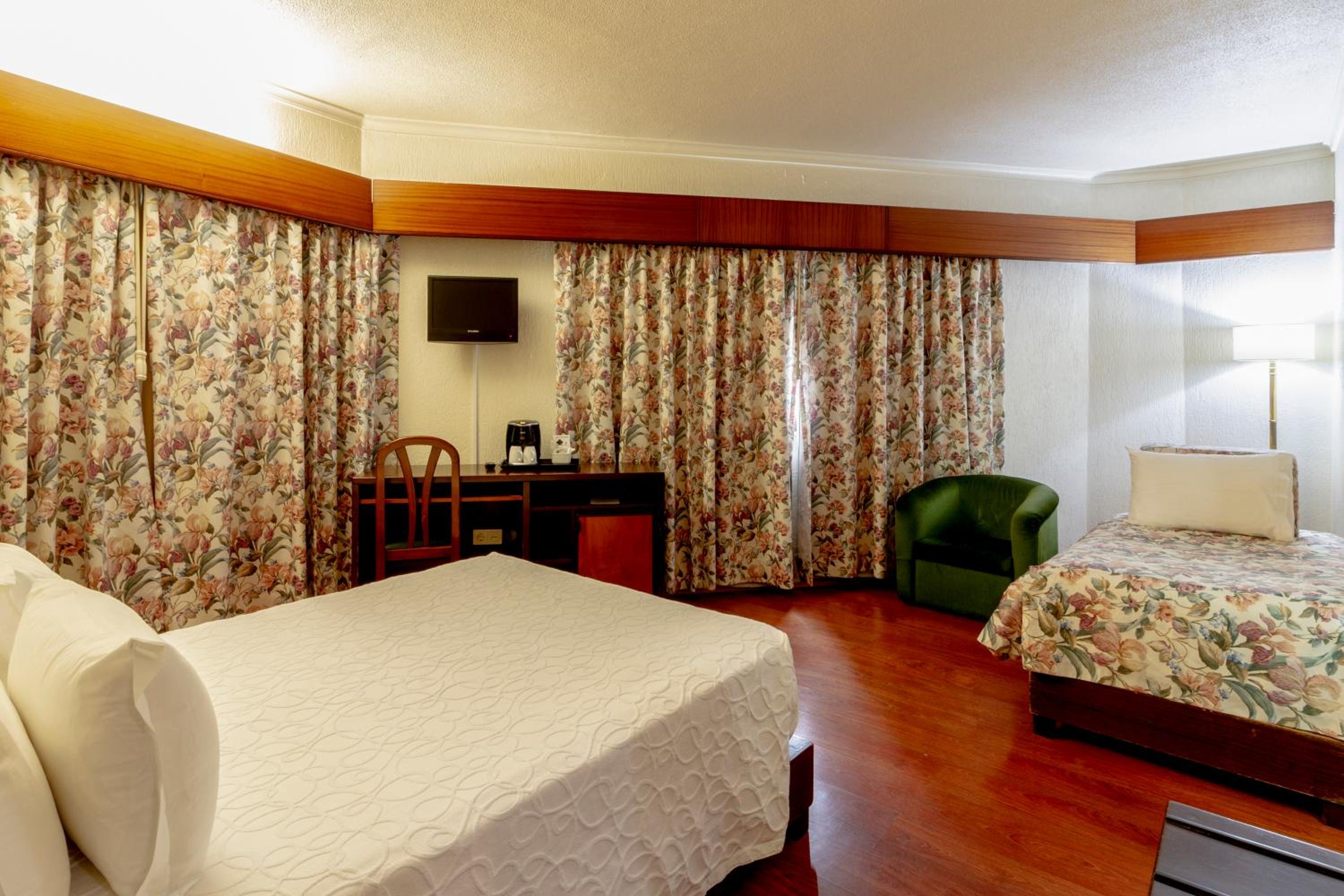Triple Room - Photo 13