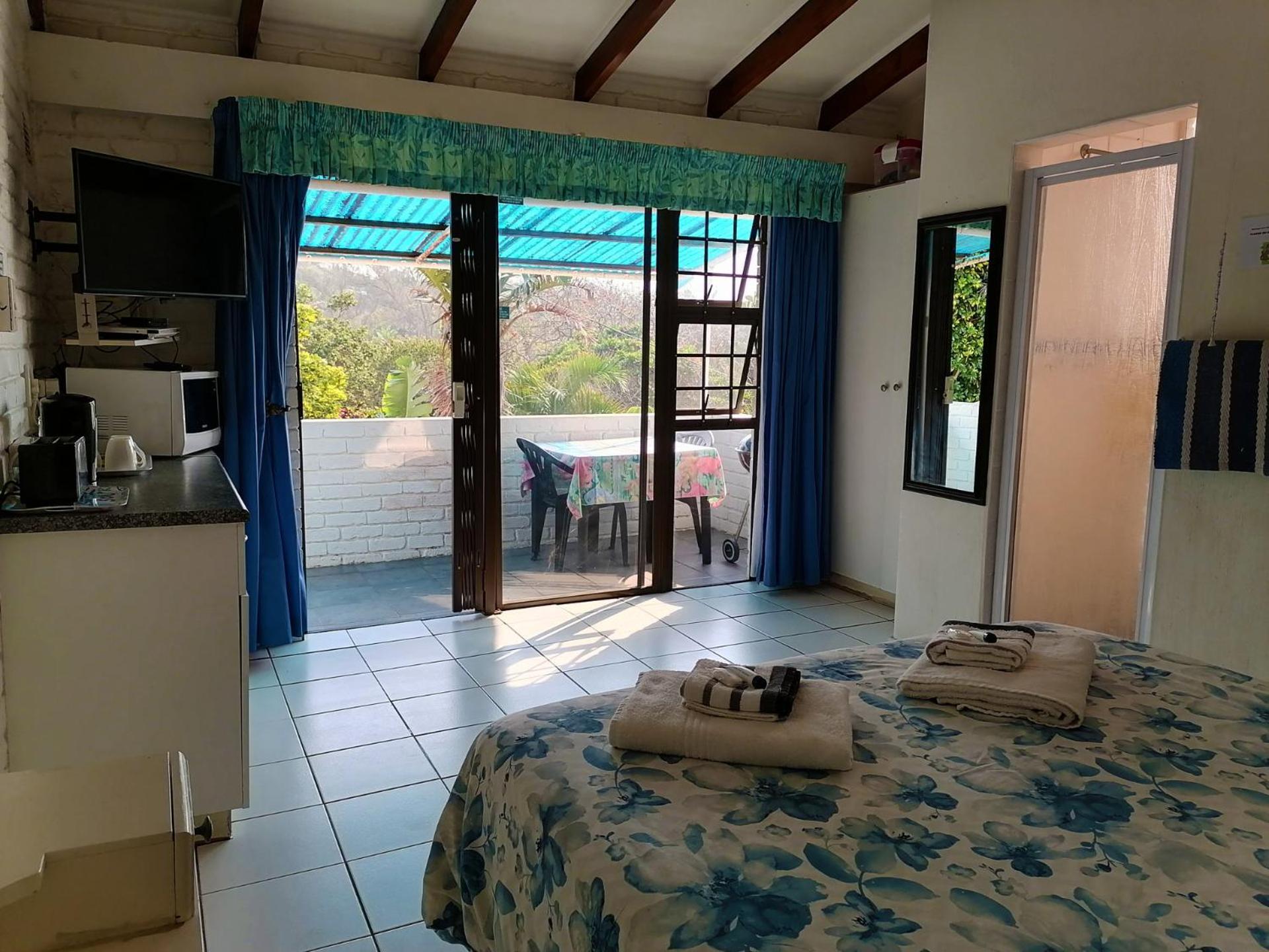 Queen Room with Balcony photo 3