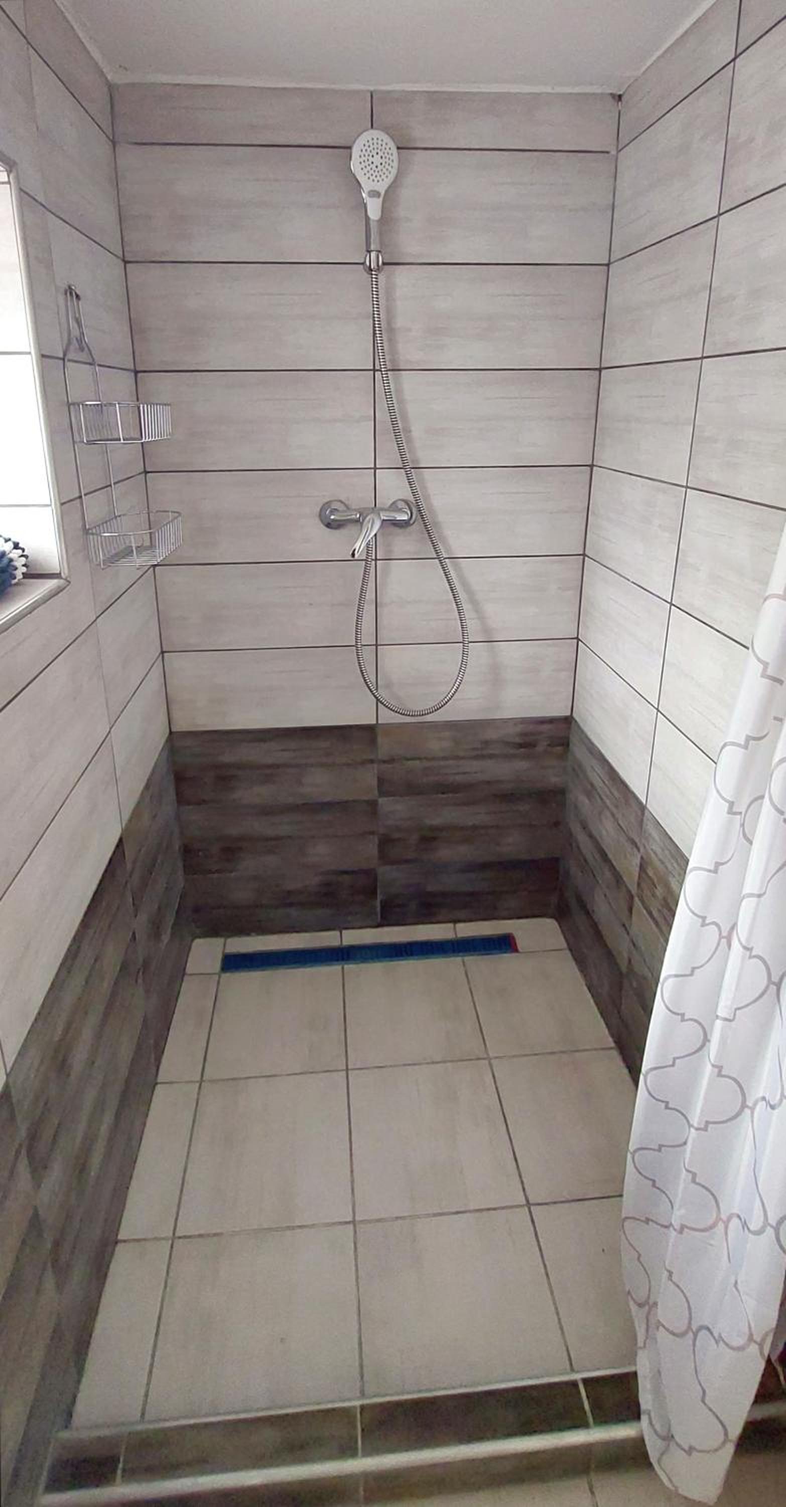 Two-Bedroom Apartment - Photo 13