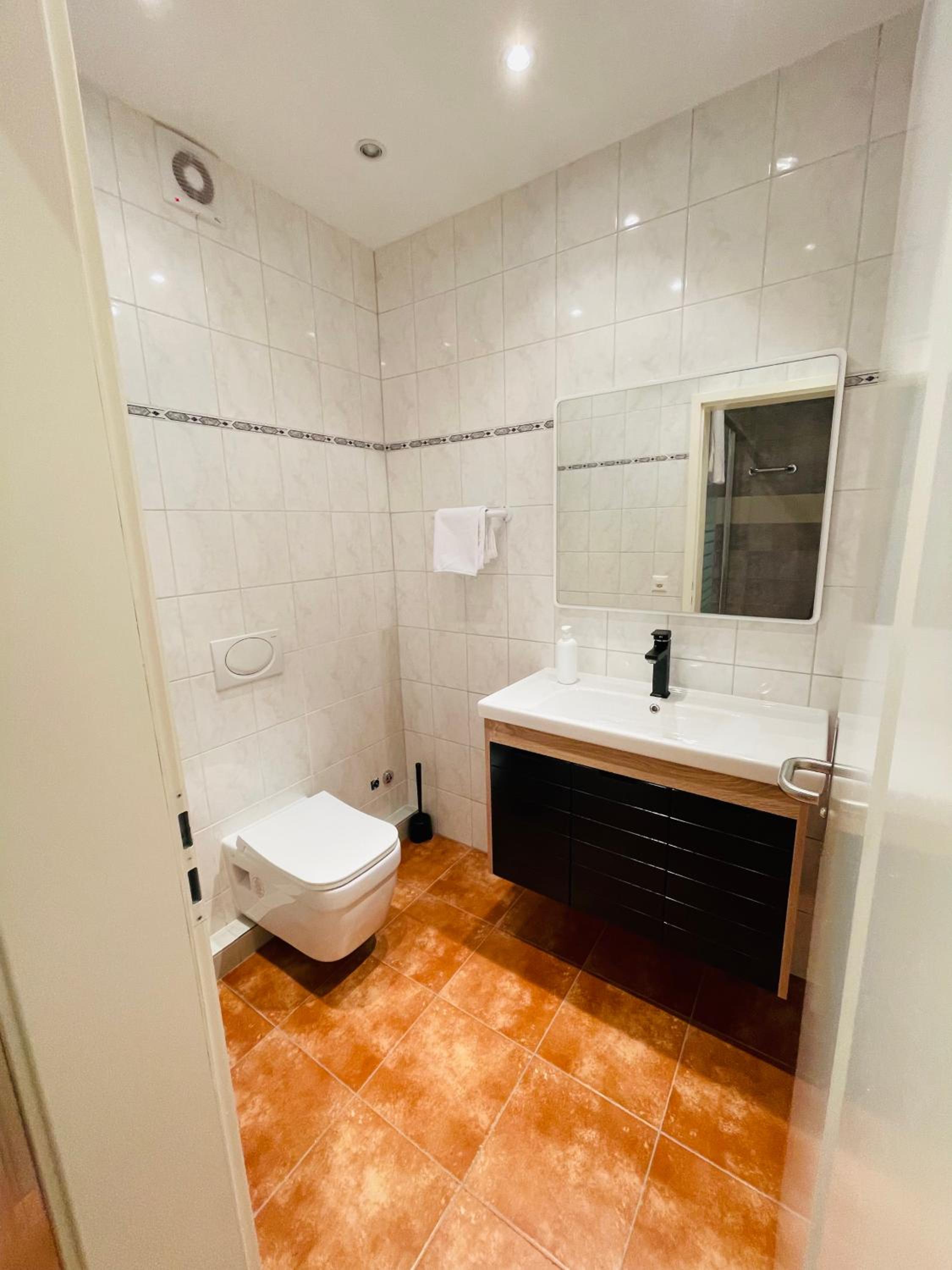Standard Quadruple Room - Photo 4