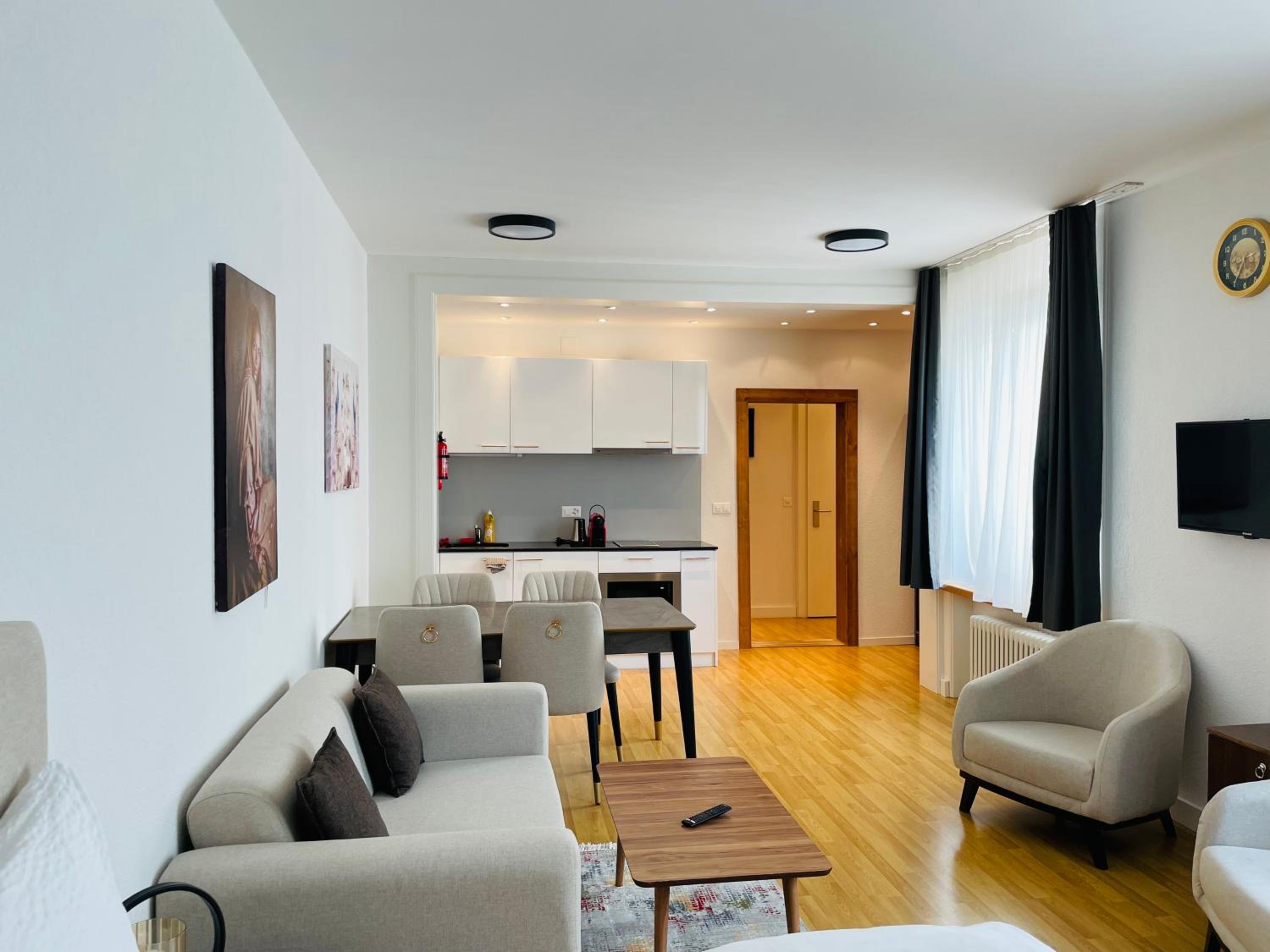 Standard Quadruple Room - Photo 7