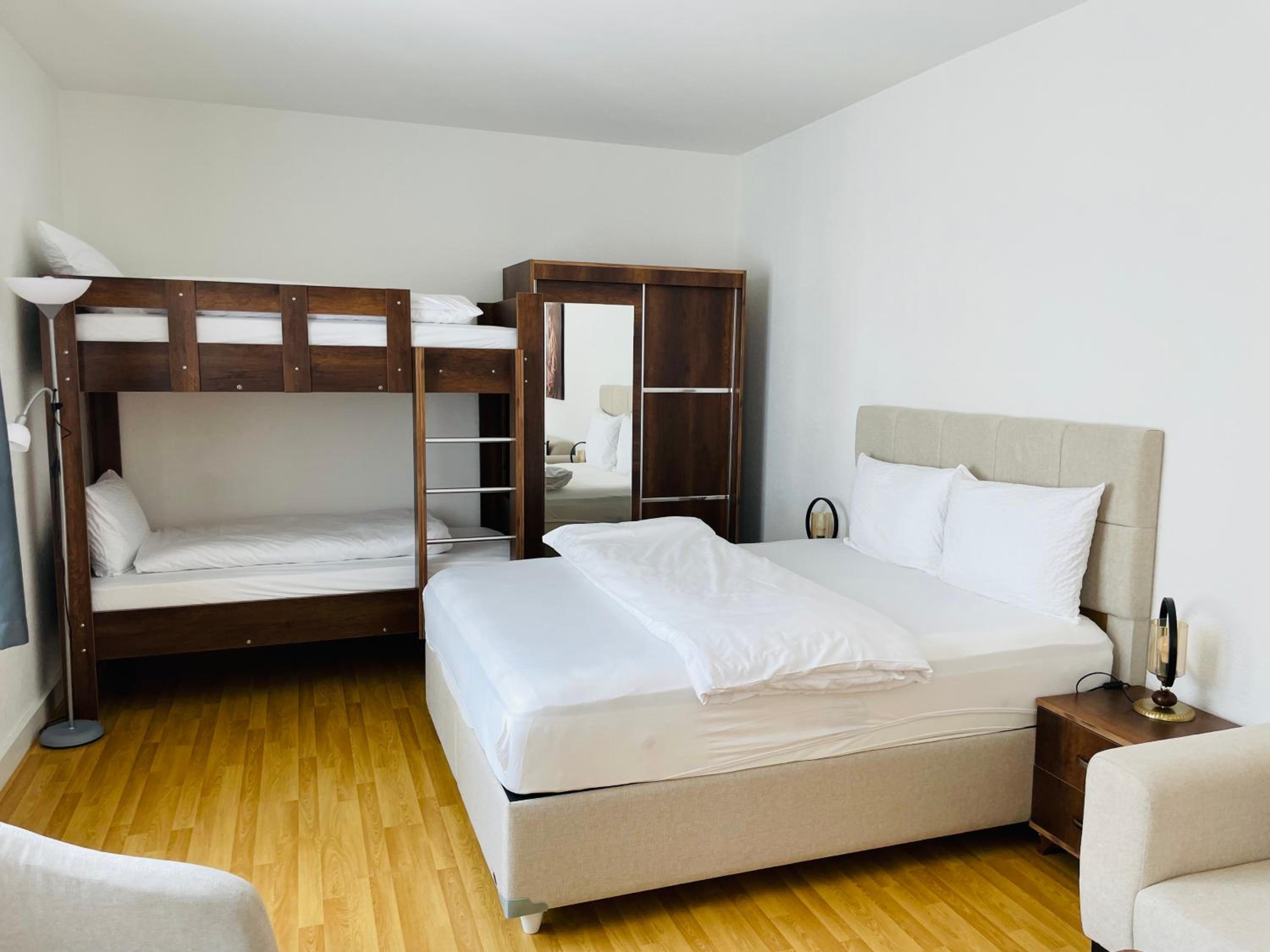 Standard Quadruple Room - Photo 6