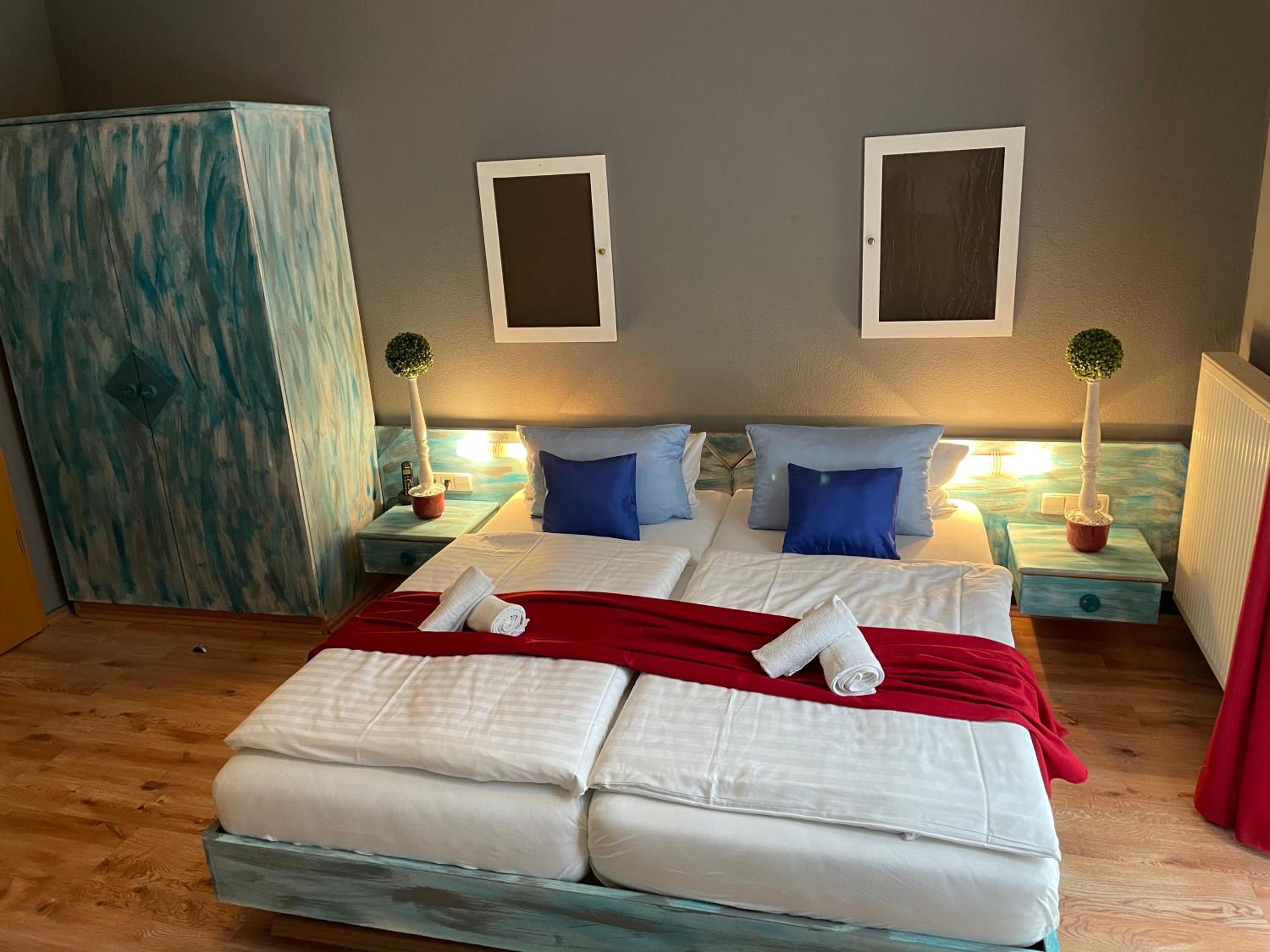 Double Room - Photo 11