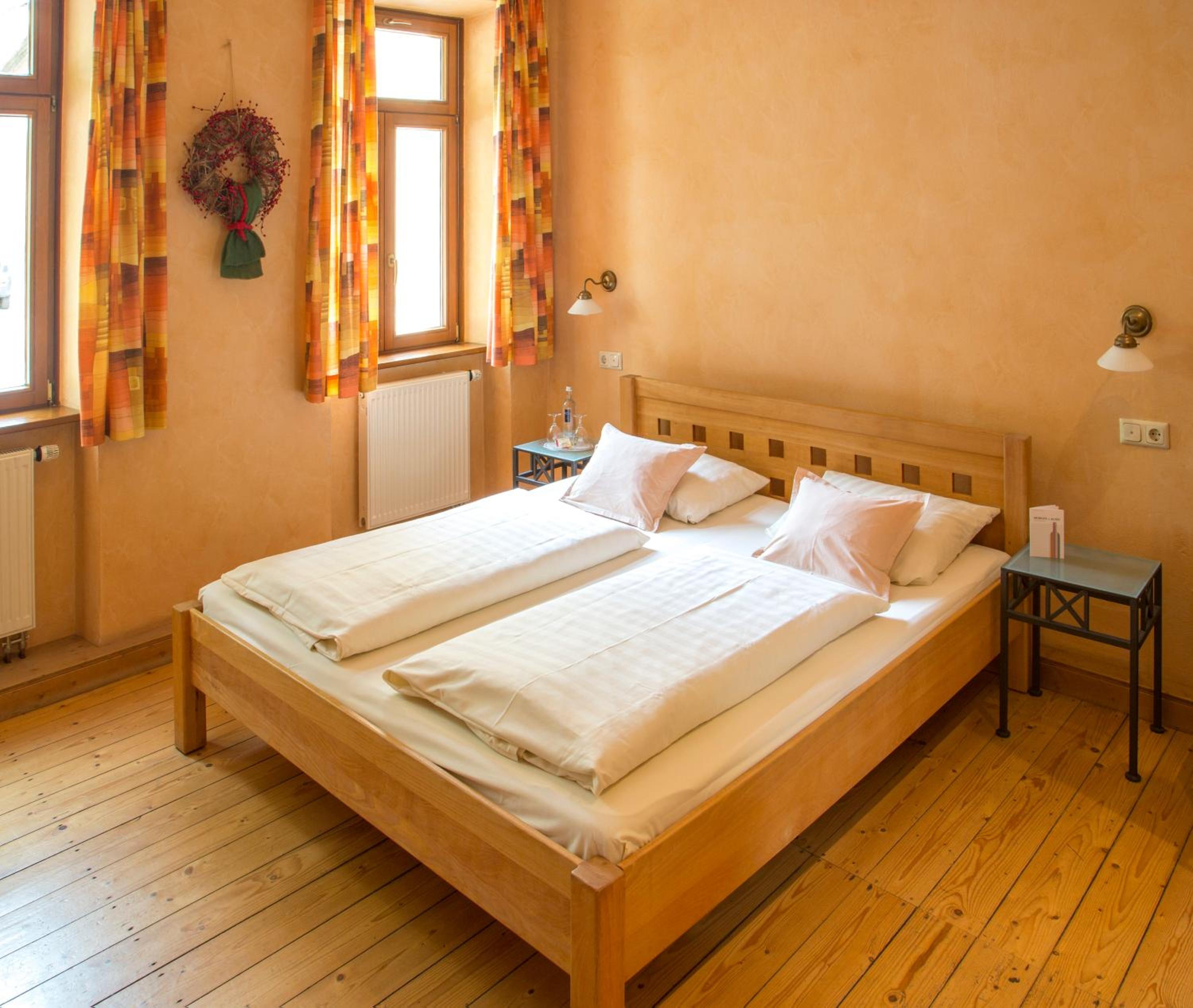 Standard Double Room - Photo 4