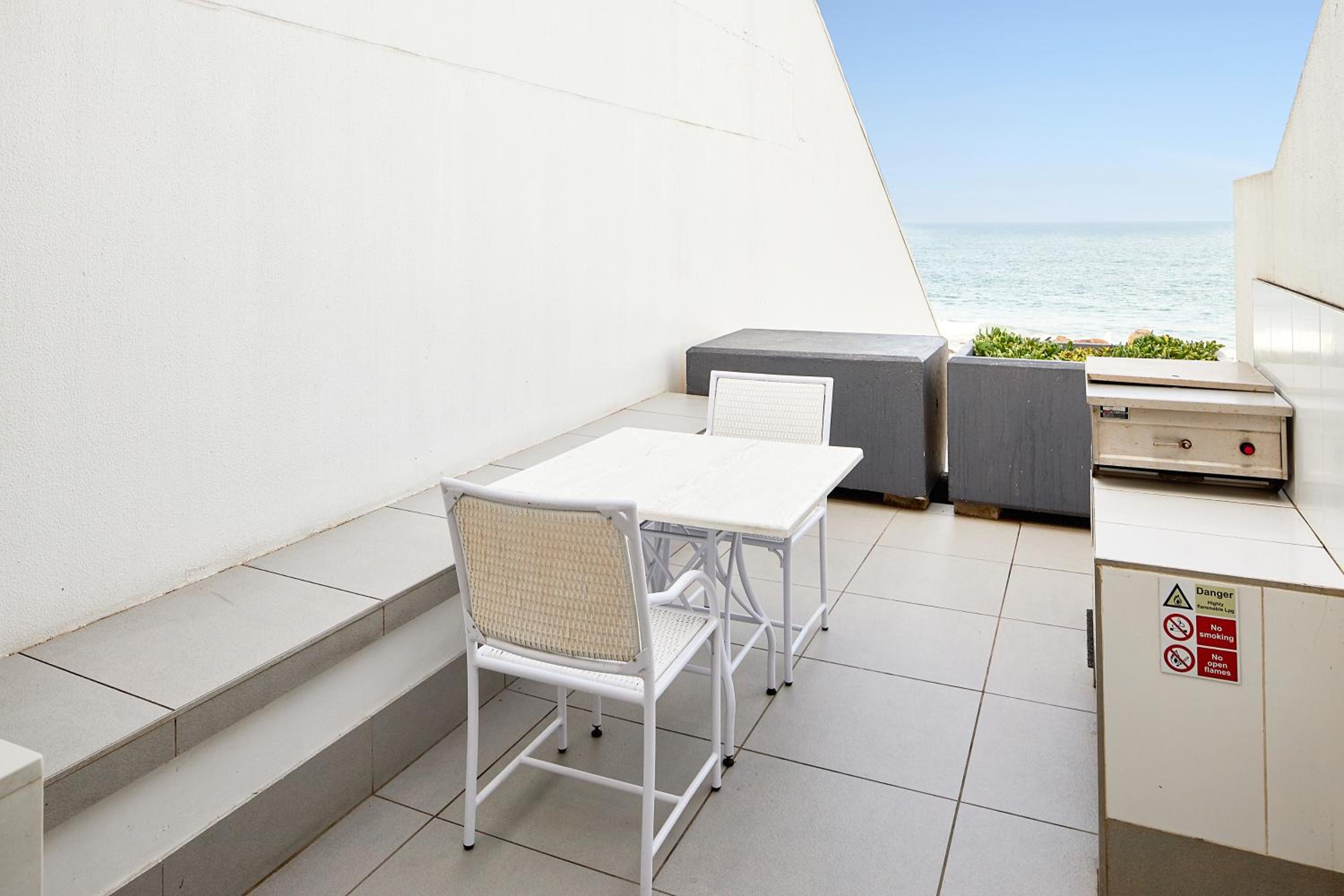 Sea View Hotel Room - Pet Friendly photo 2