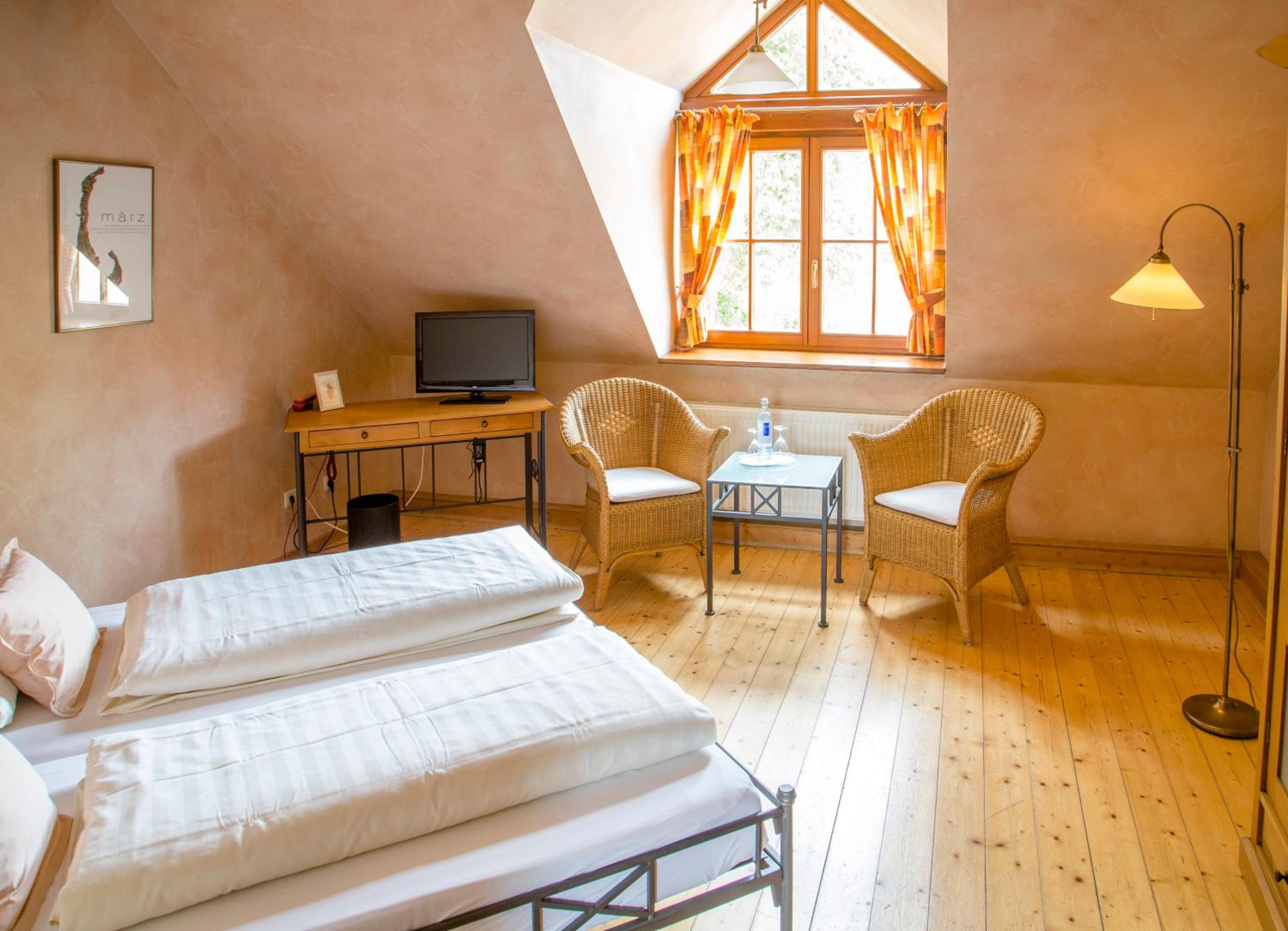 Standard Double Room - Photo 7