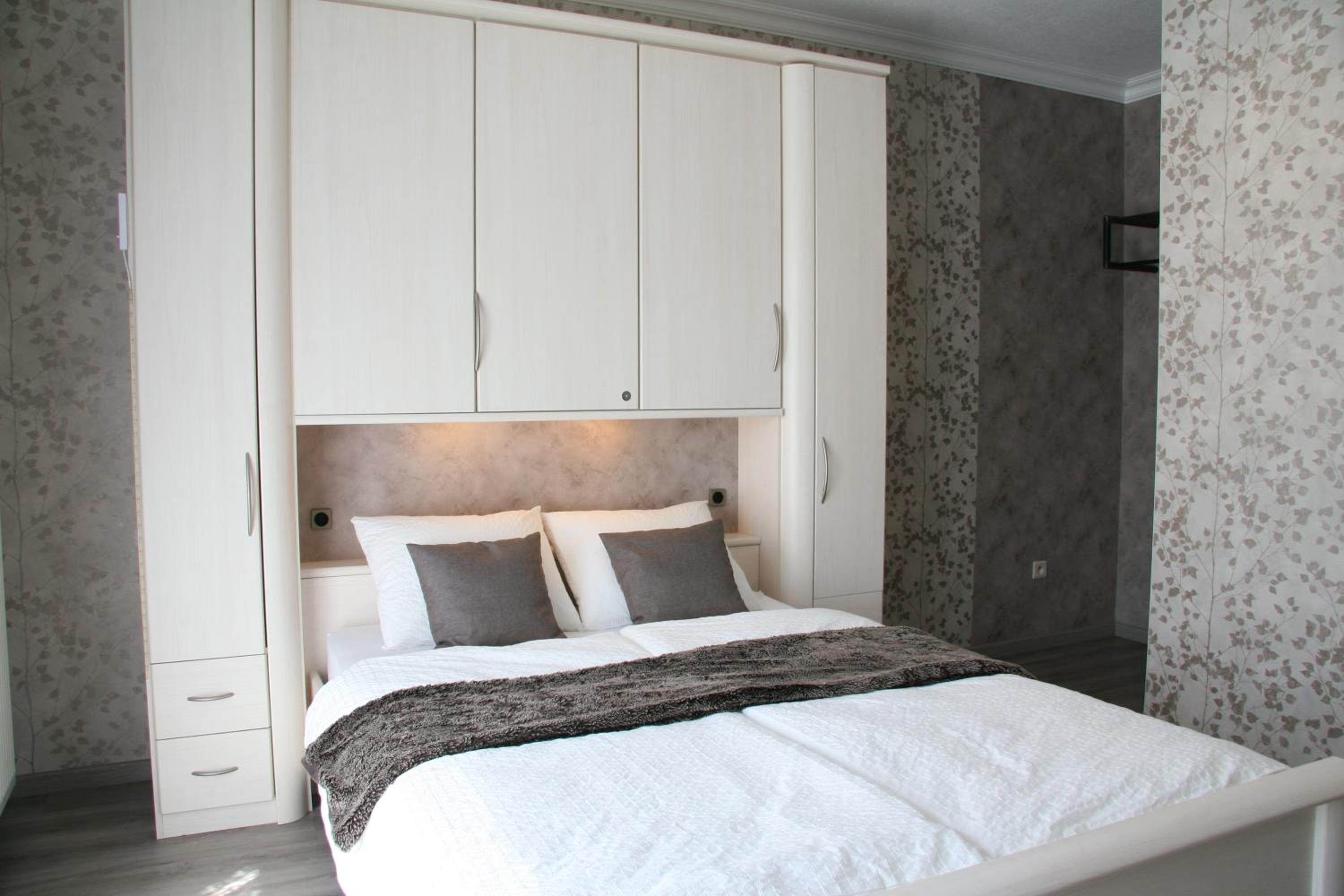 Four-Bedroom House photo 1